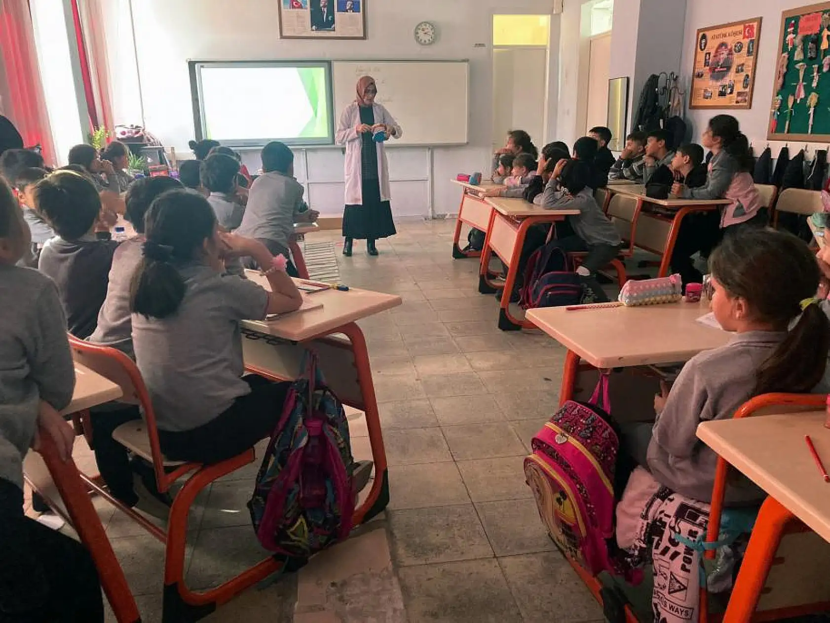 Miniklere ağız ve diş sağlığı bilgilendirmesi