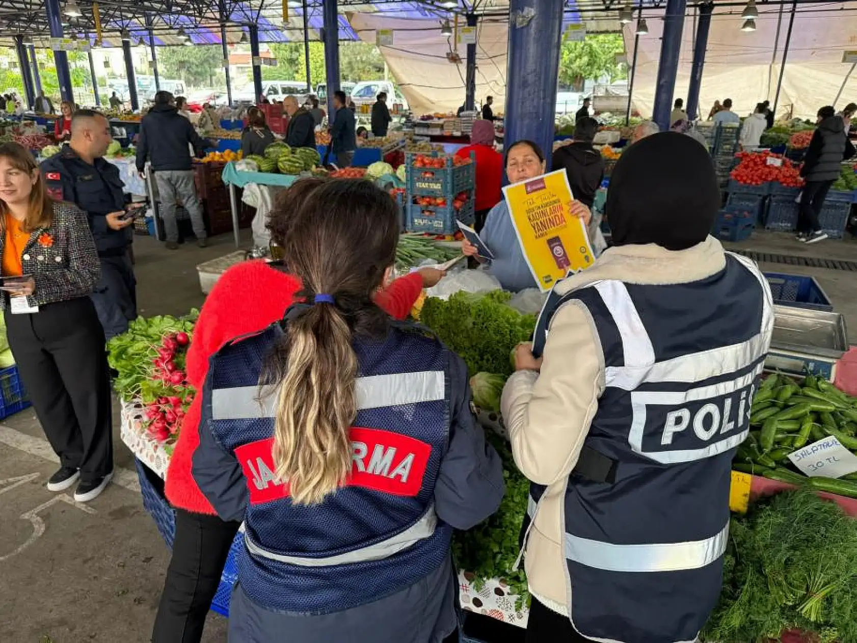Polis ve jandarma 'Kadına el kalkamaz' dedi