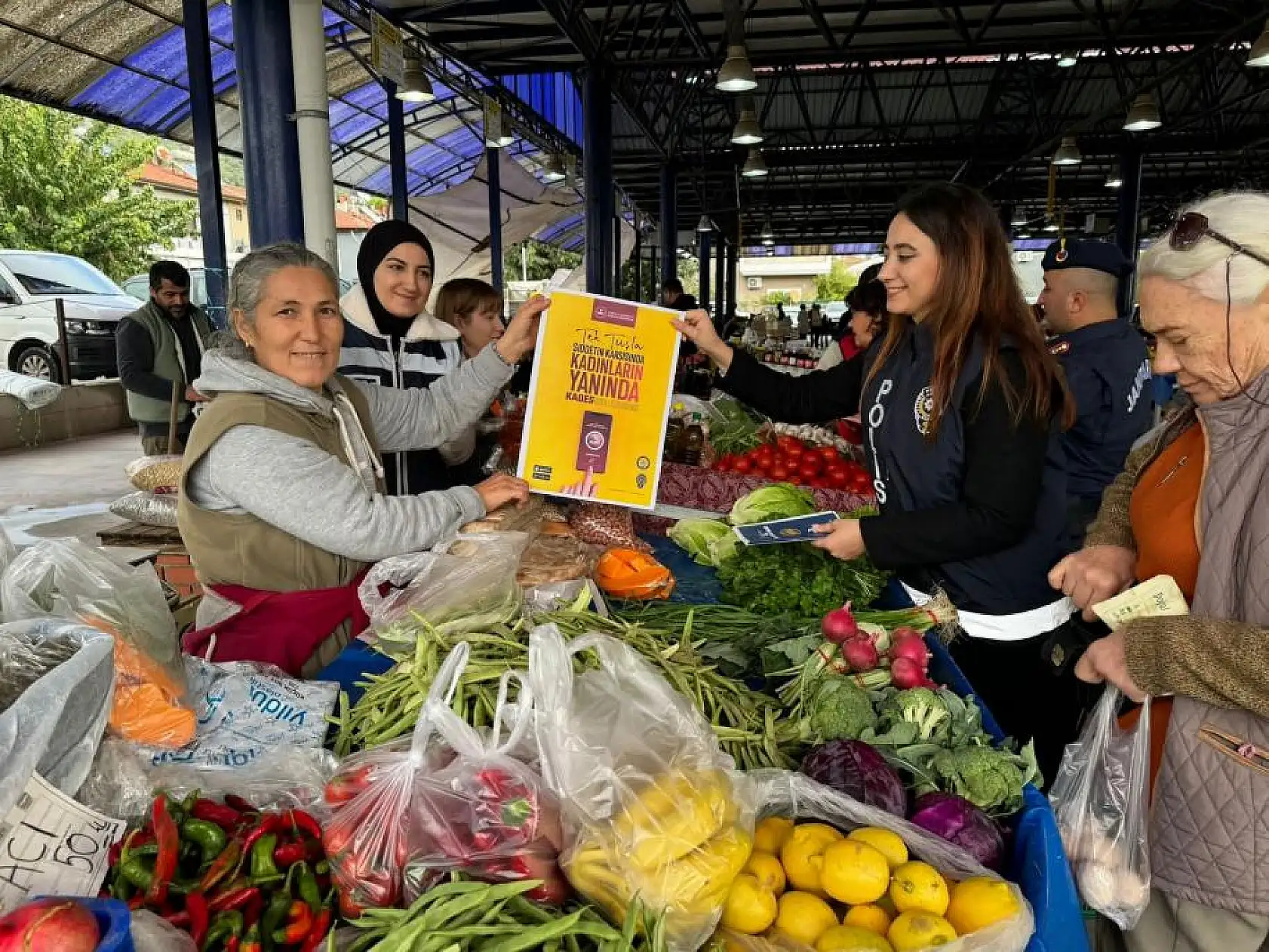 Polis ve jandarma 'Kadına el kalkamaz' dedi