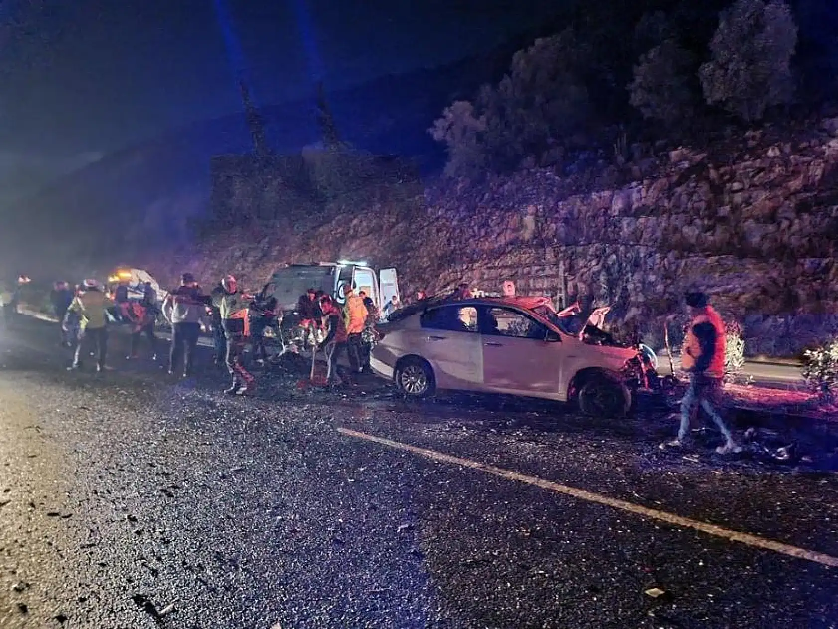 Kazada ağır yaralanan genç hayatını kaybetti