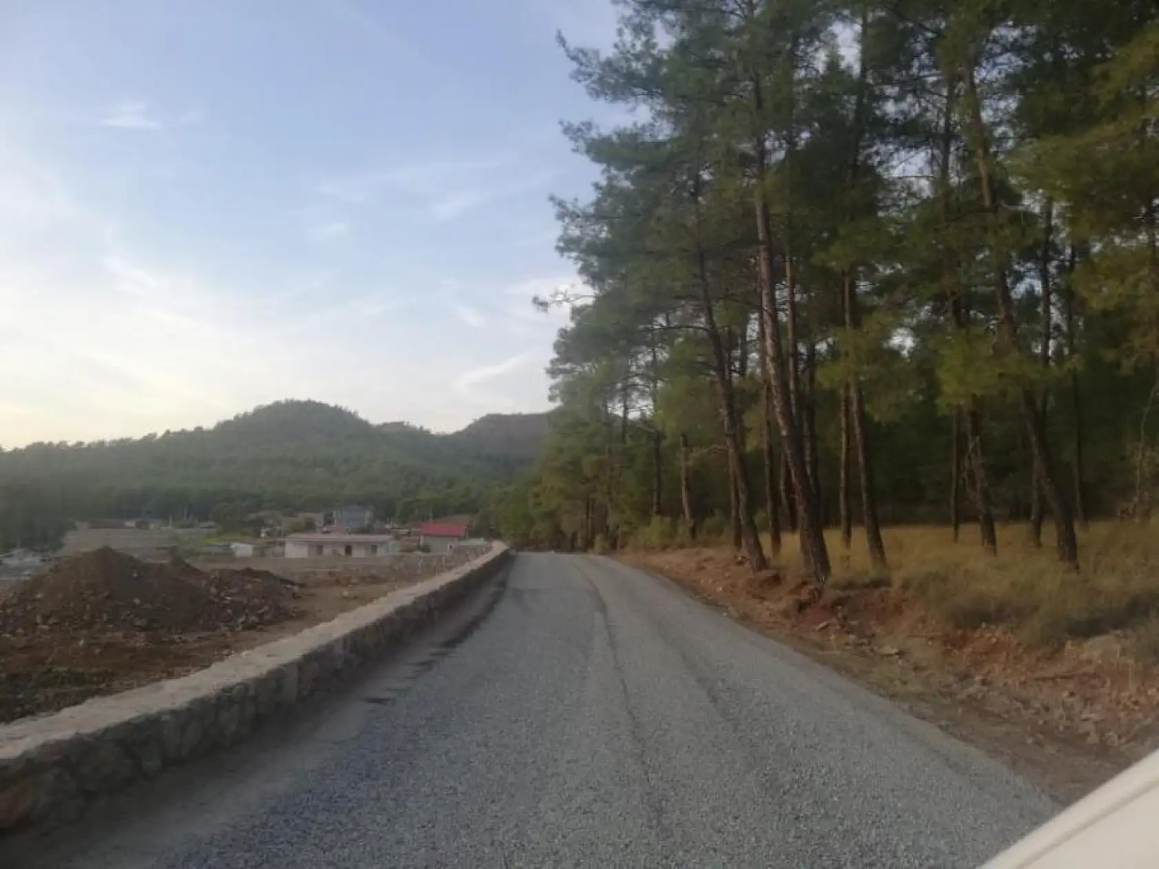 17.584 metre sathi kaplama asfalt yol çalışması yapıldı