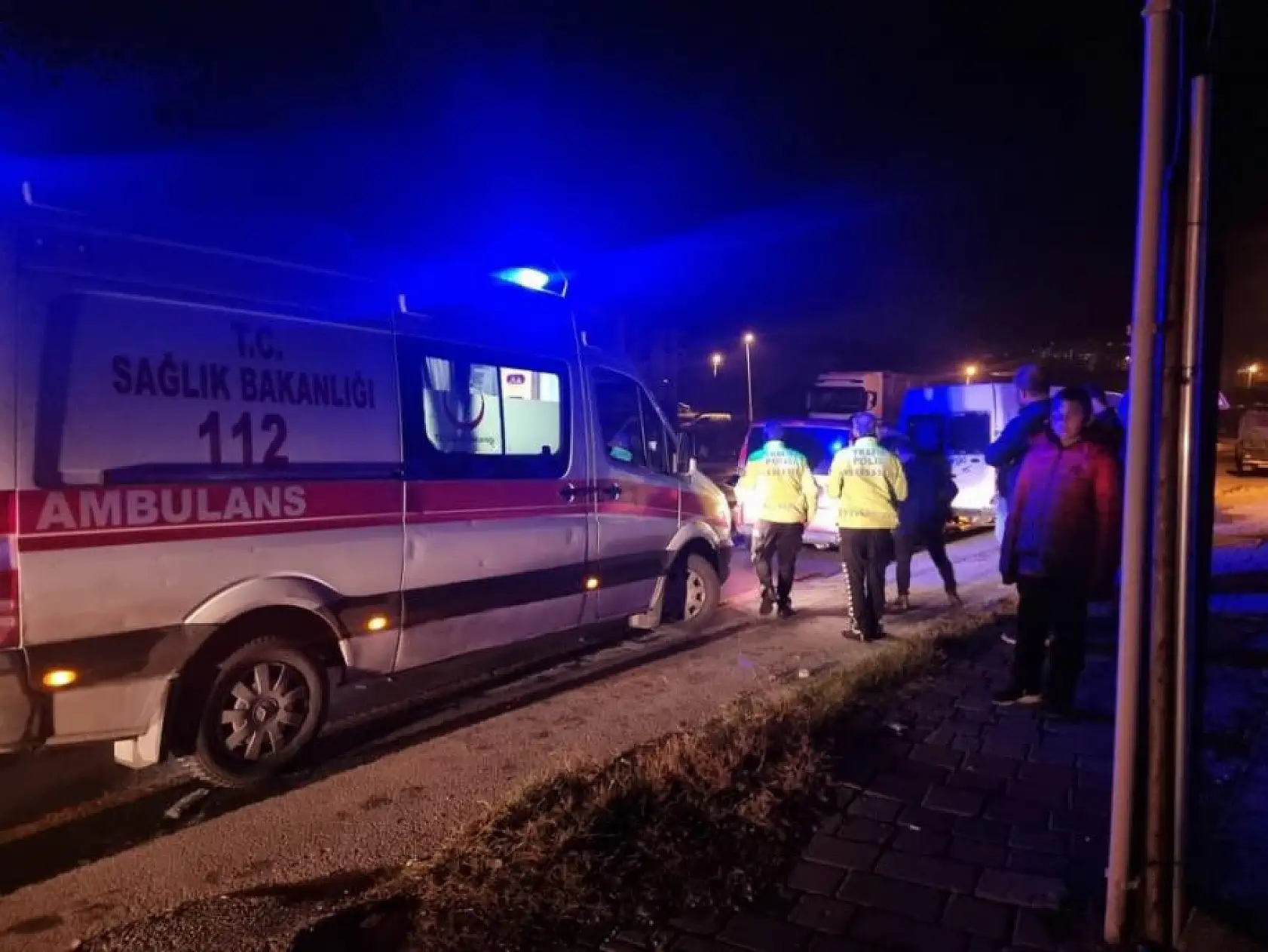 Zincirleme trafik kazası, 1'i ağır, 2 yaralı