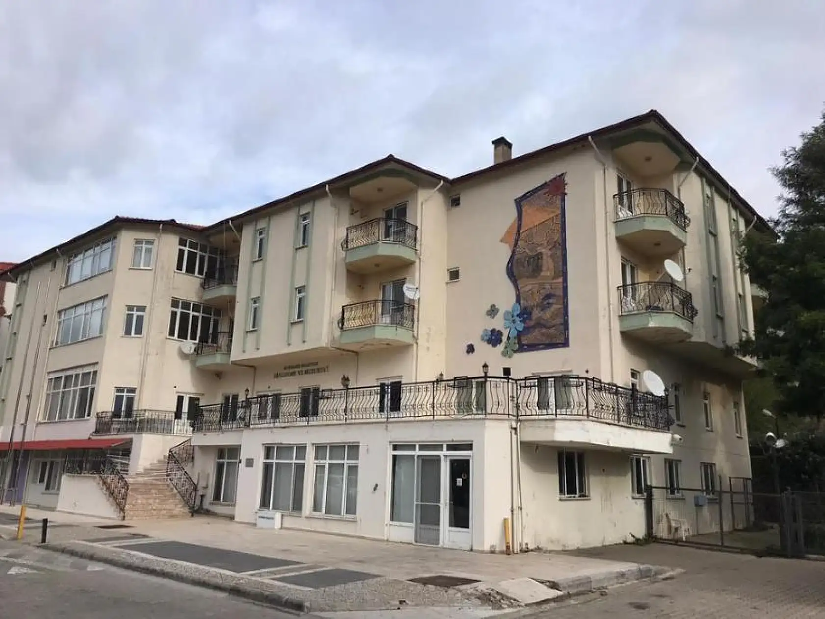 Belediyenin Dinlenme ve Huzurevi Kapandı