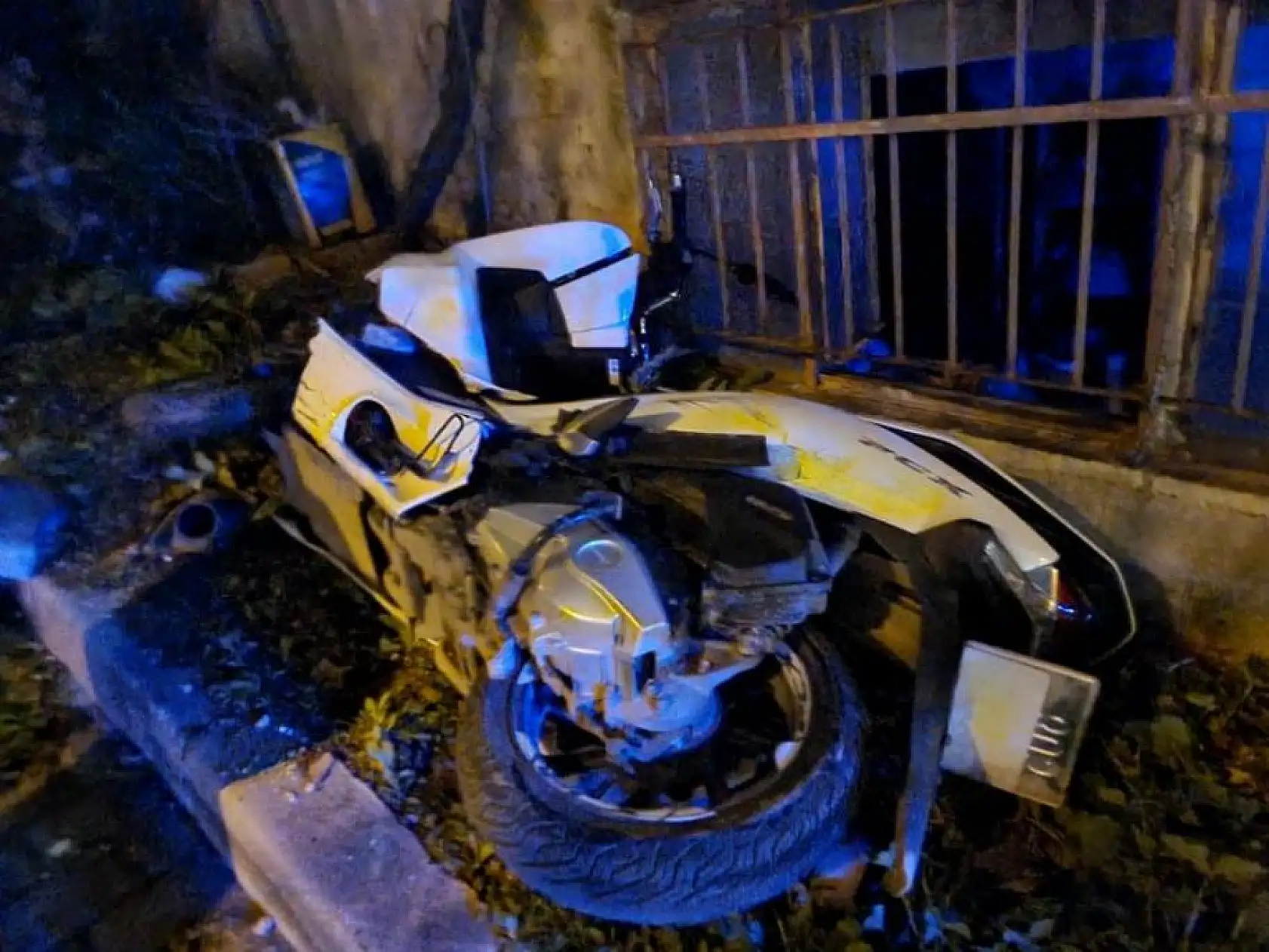 Genç motosiklet sürücüsü kazada ağır yaralandı