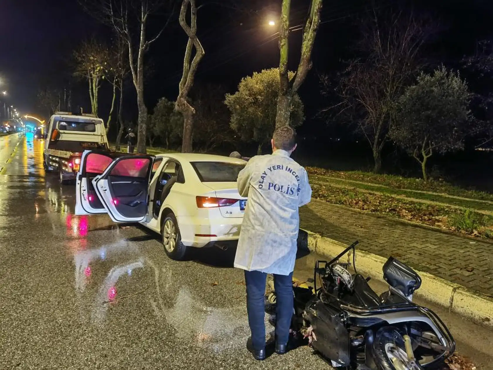Alkollü sürücü motosikletliye çarptı, 1 ağır yaralı