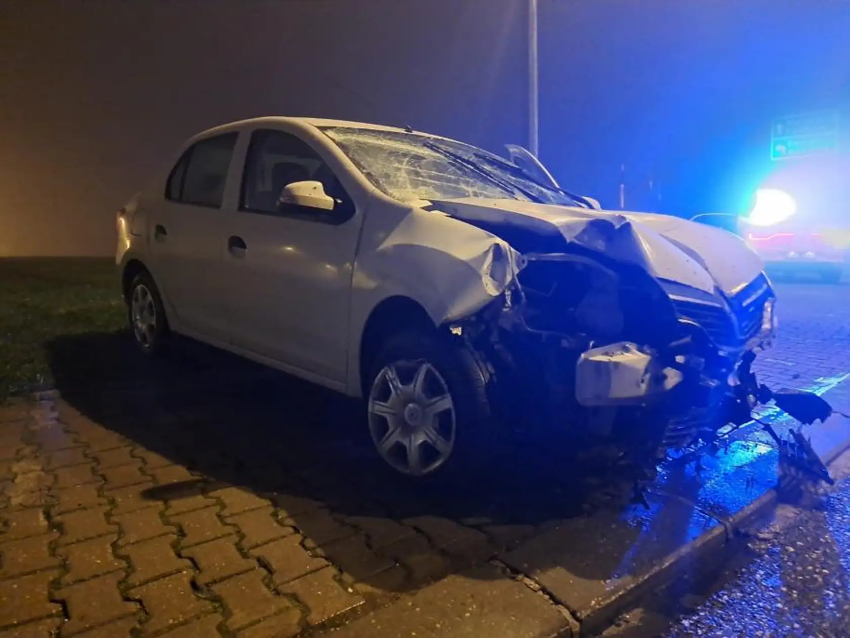 Yoğun sis kazaya neden oldu