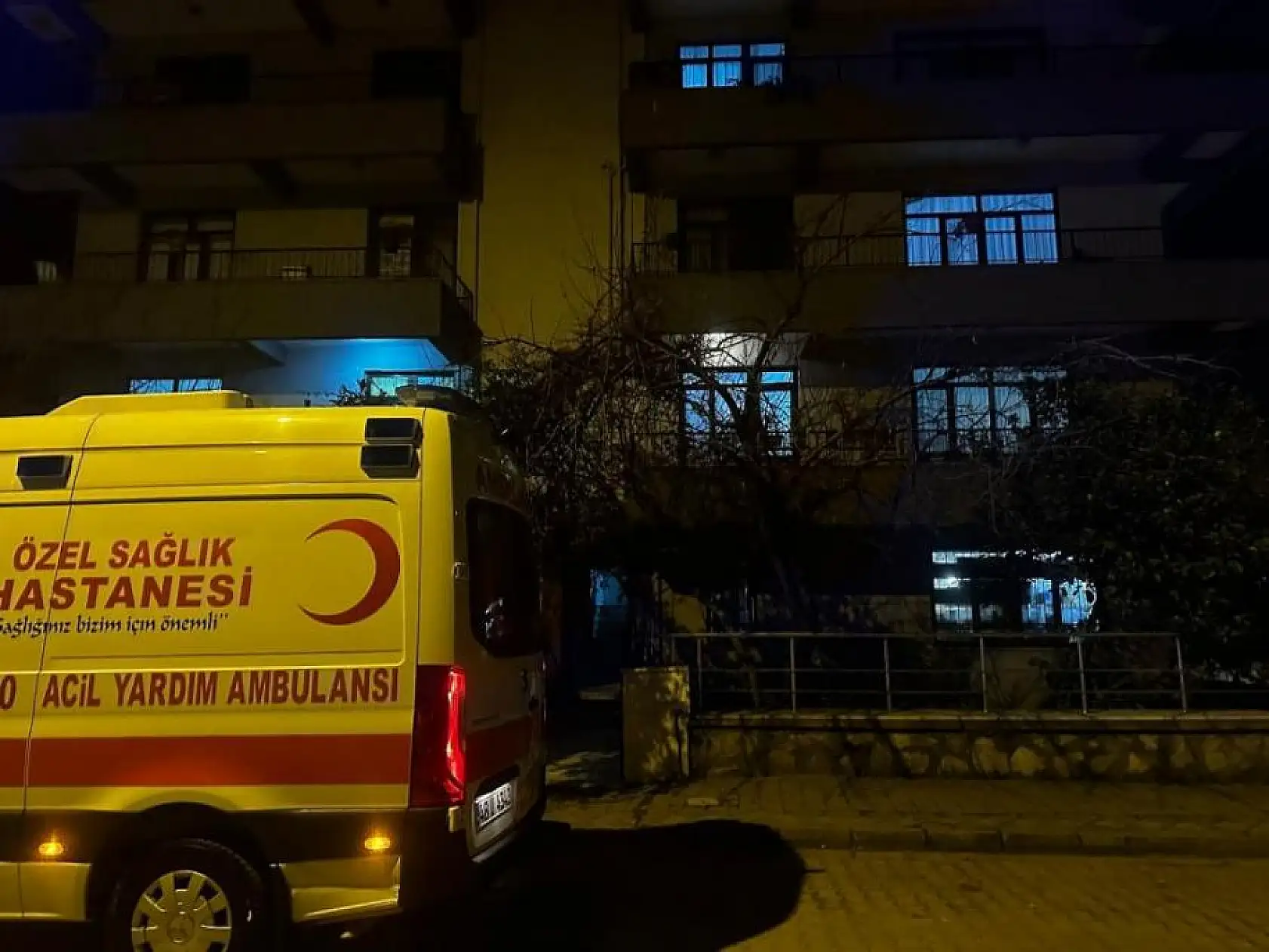 Evinde ölü bulundu