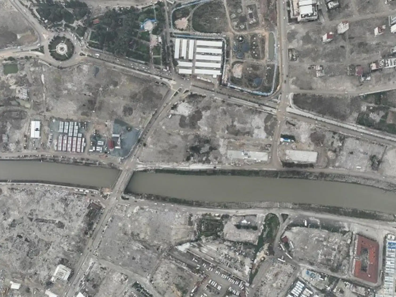 Depremin ortaya çıkarttığı hasar 1 yıl sonra görüntülendi