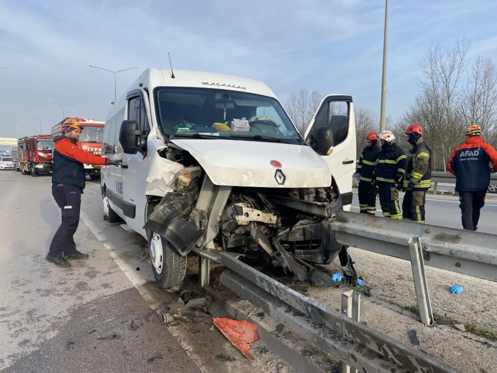 Feci kazada sürücünün bacağı koptu