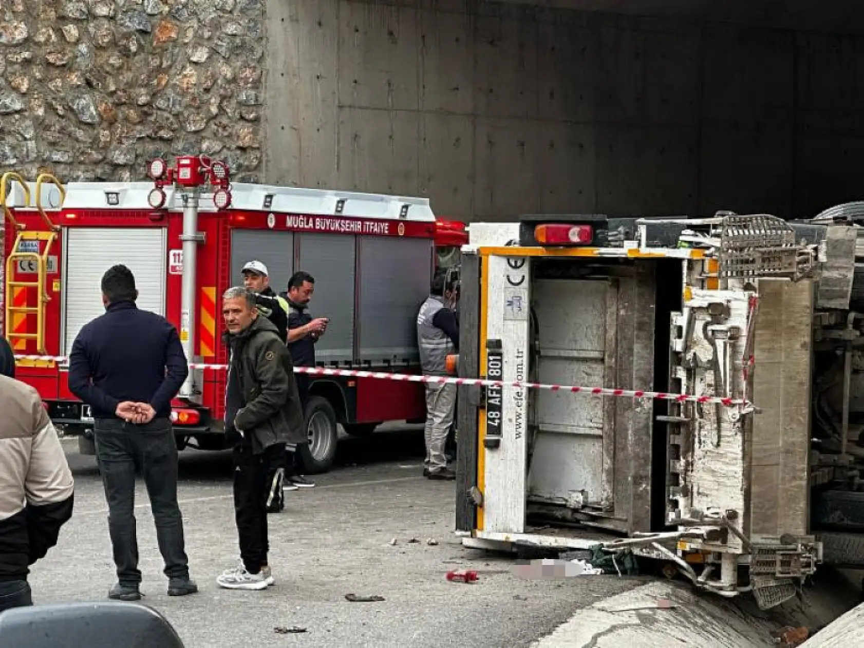 Muğla'da feci kamyon kazası, 1 ölü