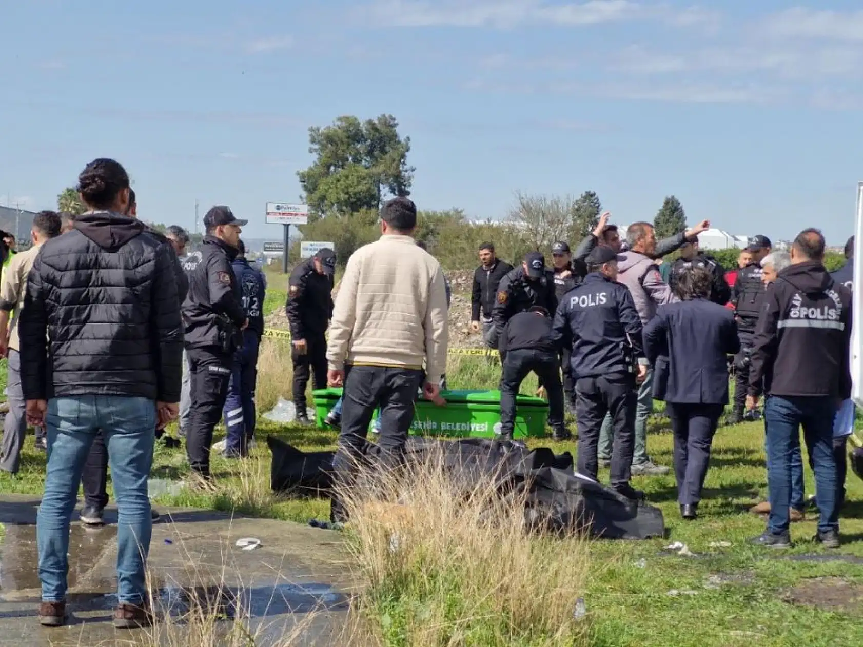 Otomobil tıra çarptı, can pazarında 5 ölü