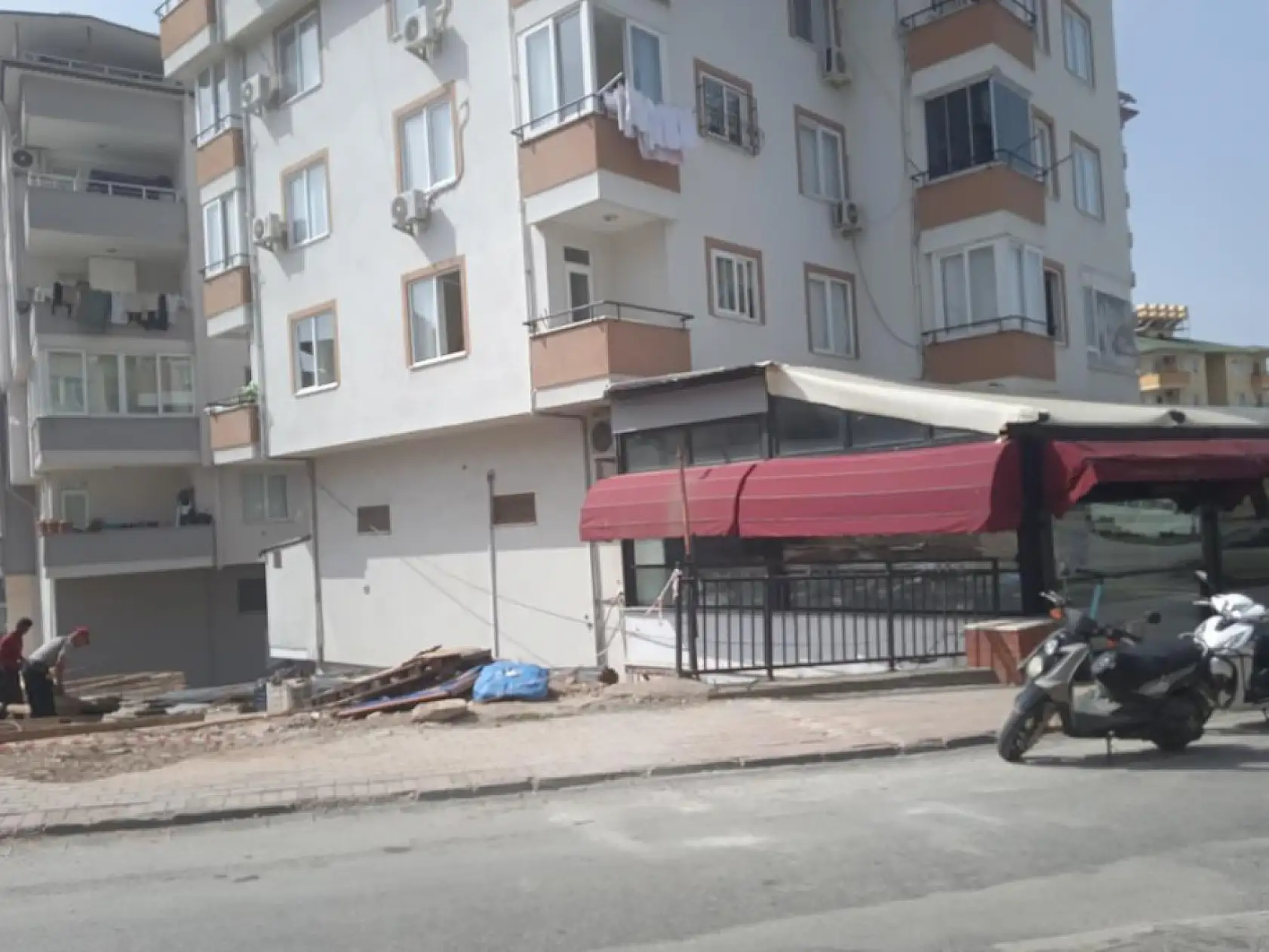 9 yaşındaki kız apartmanın 3. katından düştü