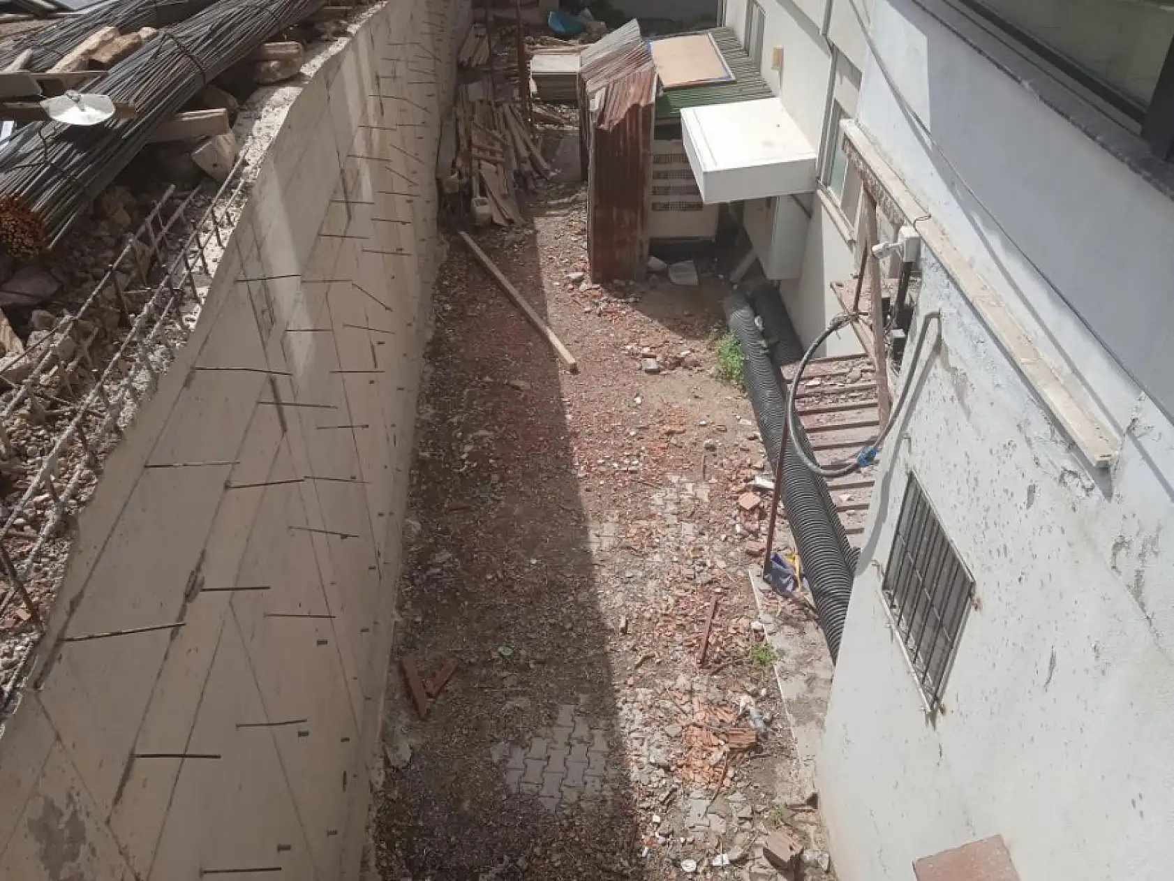 9 yaşındaki kız apartmanın 3. katından düştü