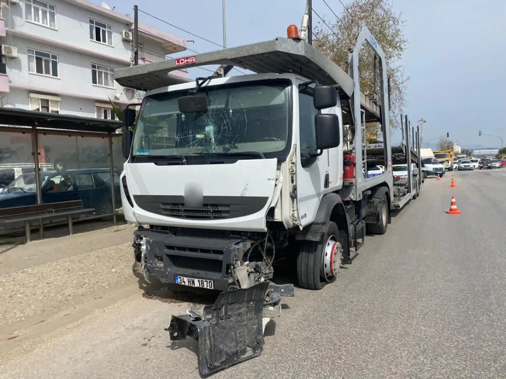 Kazada 2'si çocuk 4 kişi yaralandı, anne gözyaşları döktü