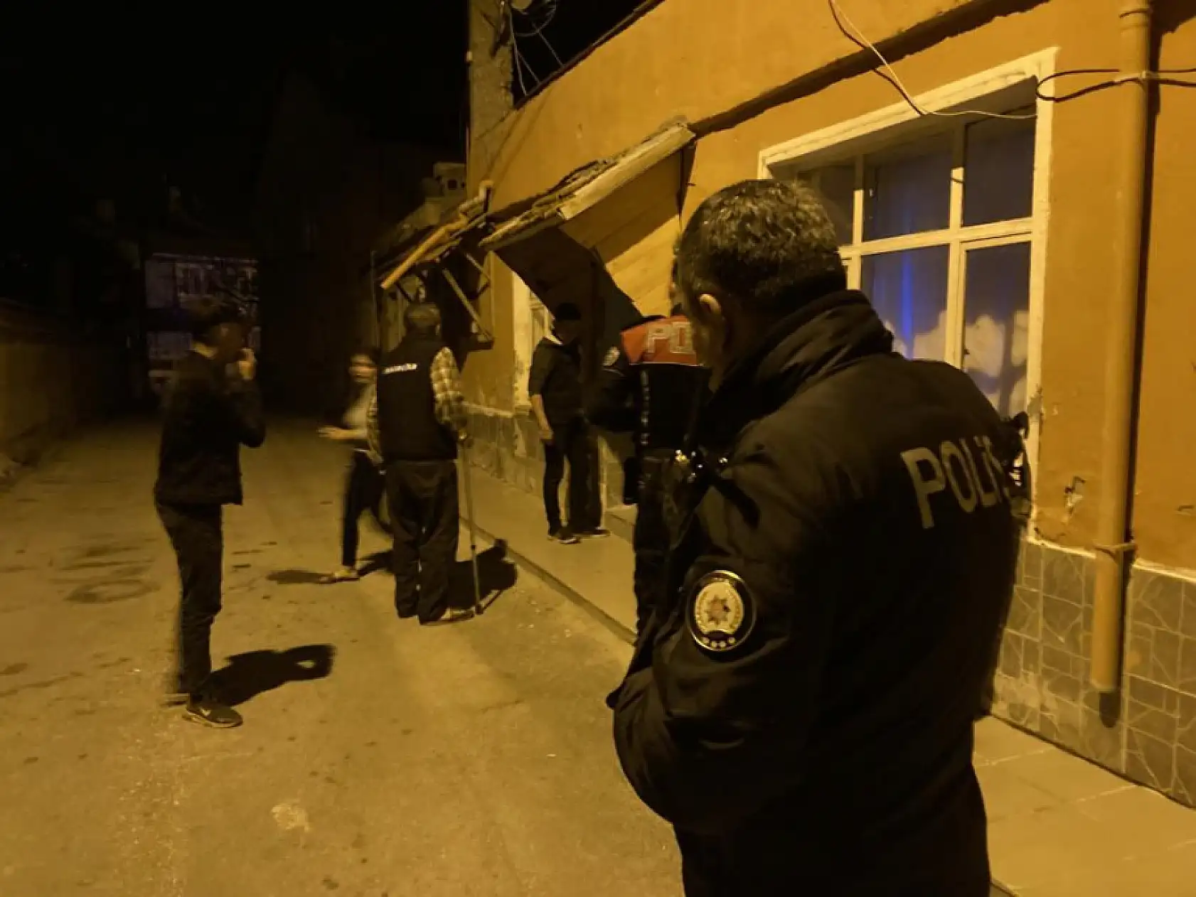 Çıkan kavgada üvey babasını bıçakladı