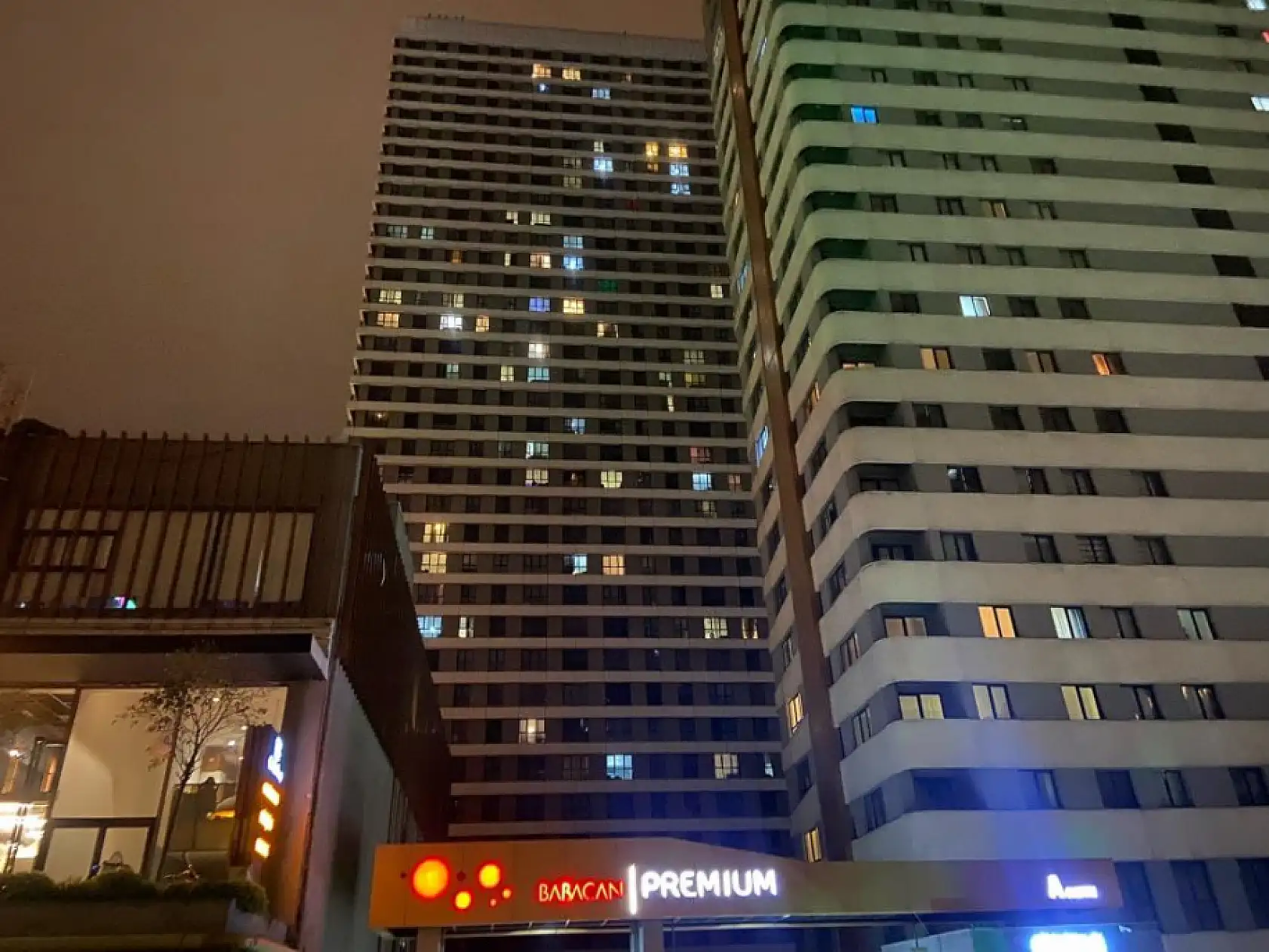 Rezidansın 30. katından düşen 24 yaşındaki kız hayatını kaybetti