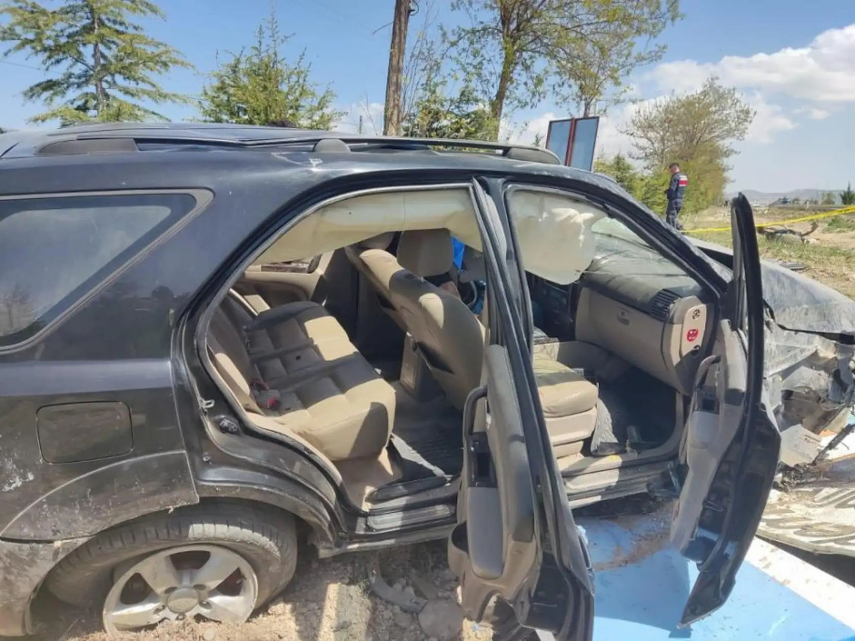 Otomobil tabelaya çarpıp takla attı: 1 ölü