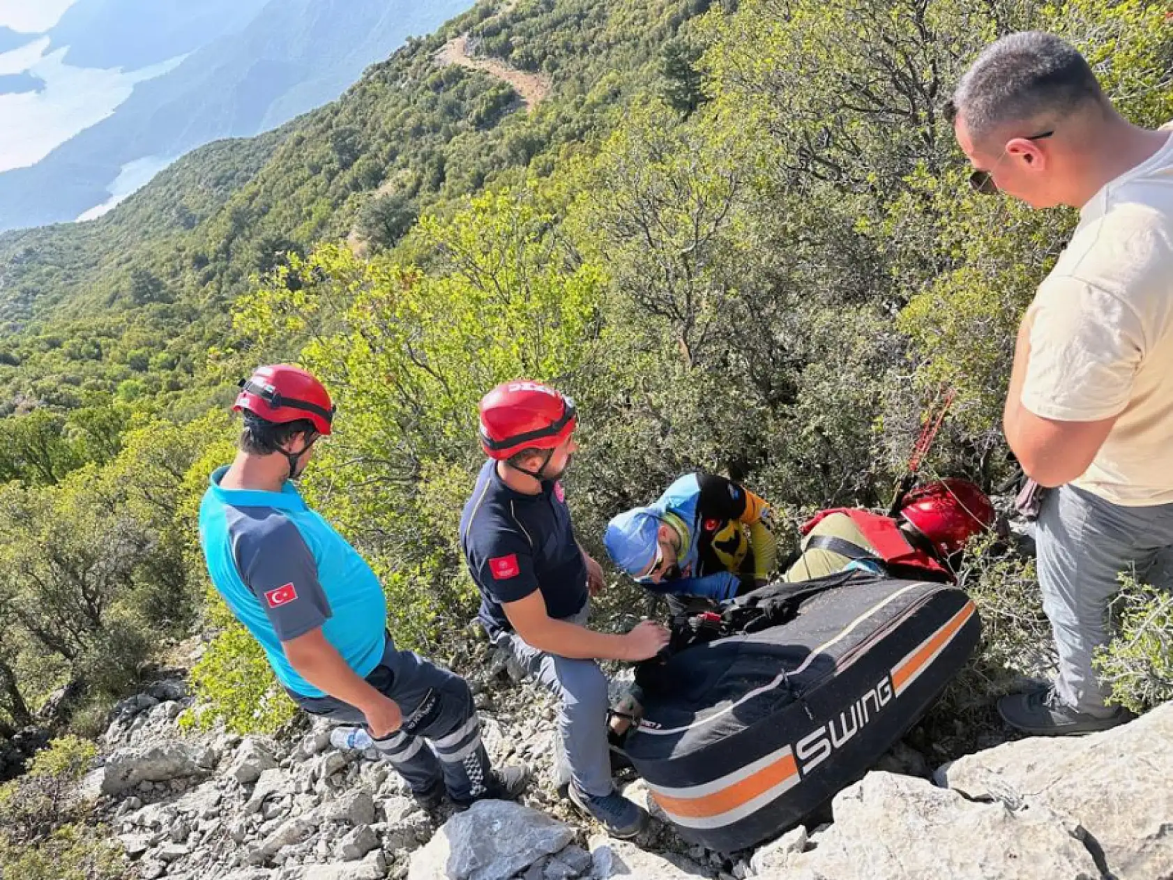 Fethiye'de paraşüt kazası! Yaralanan genci UMKE ve JAK ekipleri kurtardı