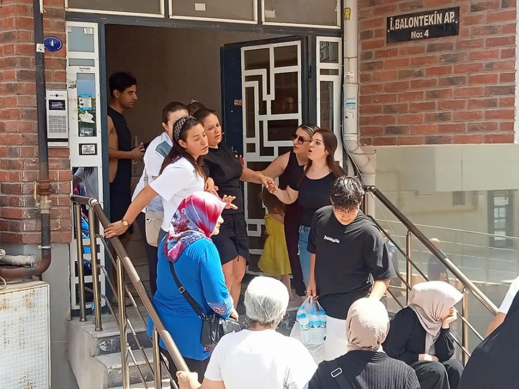 Kayıp 16 yaşındaki çocuk, evinden 400 metre uzakta ölü bulundu