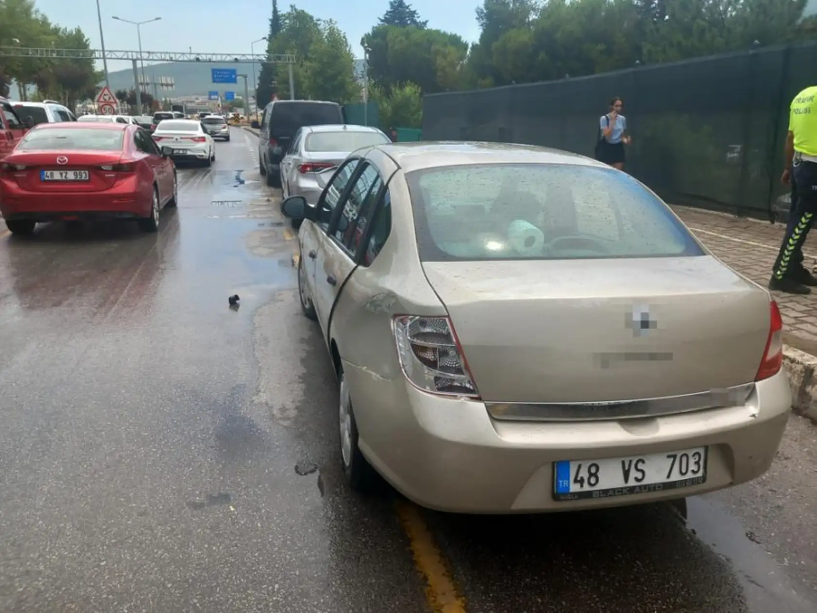 Menteşe'de 6 araçlı zincirleme trafik kazası