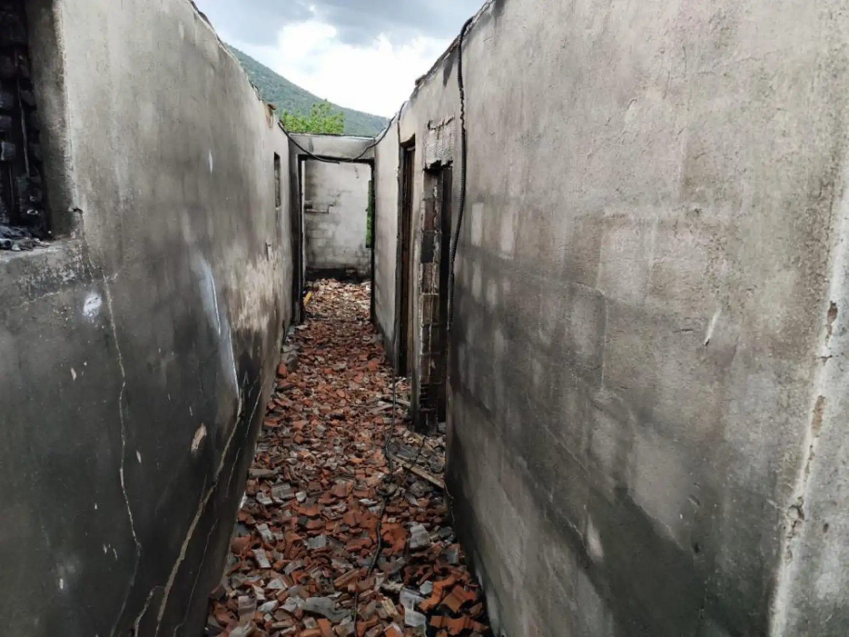 Seydikemer'de Yangın Felaketi: Ev Kullanılamaz Hale Geldi!