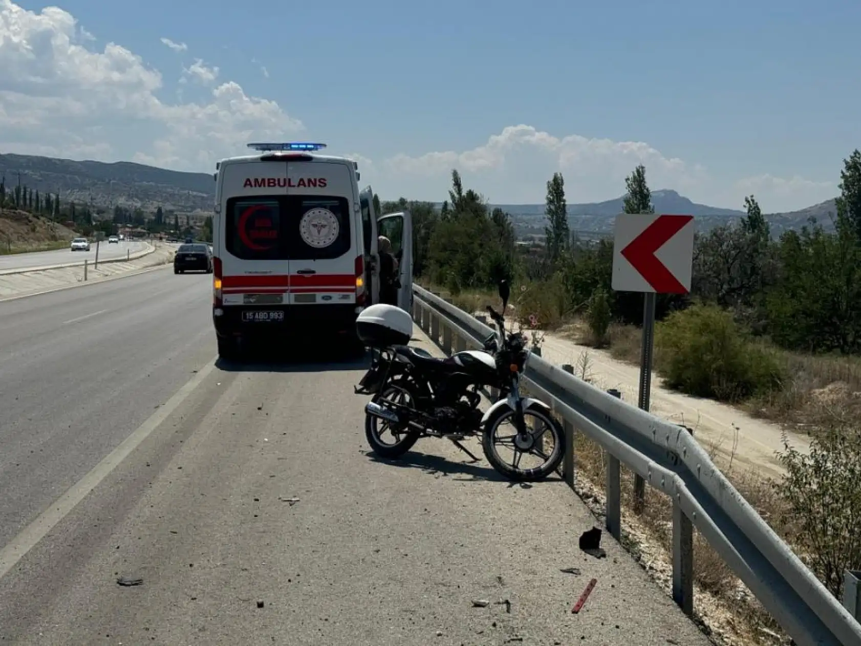 Burdur - Fethiye yolunda kontrolden çıktı, şarampole uçtu! Yaralılar var