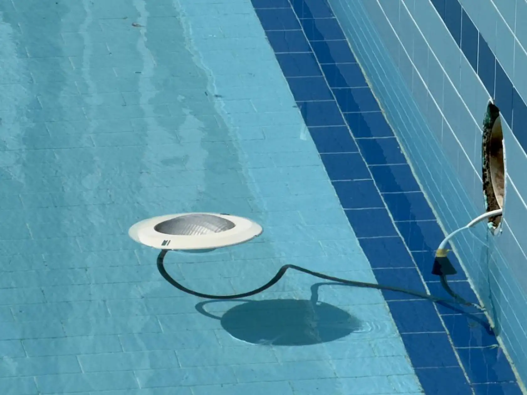 Site içerisinde bulunan direkteki kaçak akım, 16 yaşındaki çocuğu hayattan kopardı