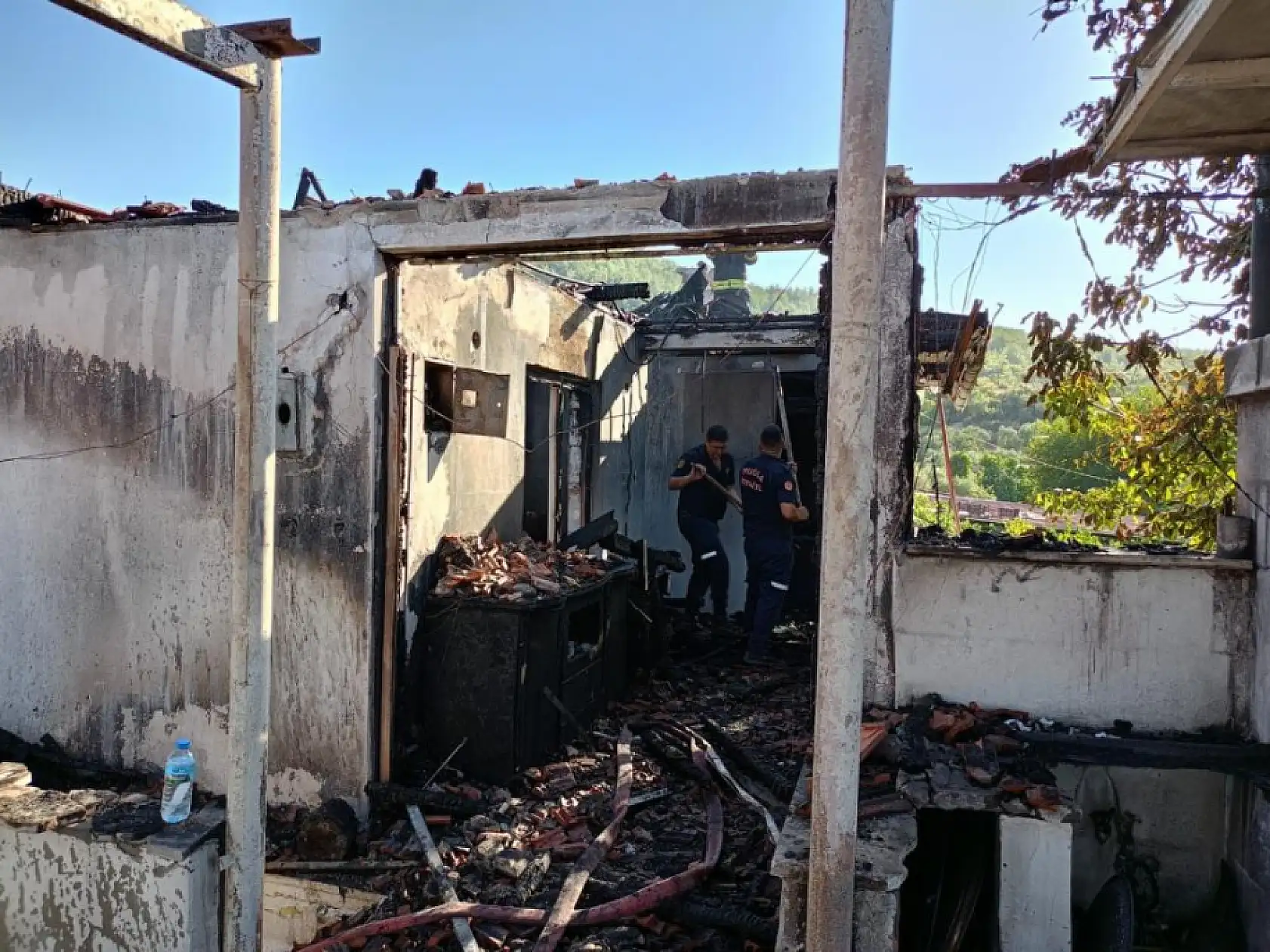 Muğla'da jandarmanın dikkati evi alevlerden kurtaramadı