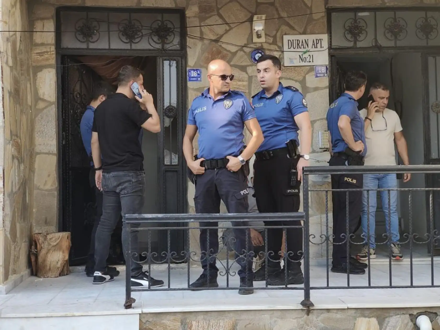 Tartıştığı eşini silahla vurarak öldürdü