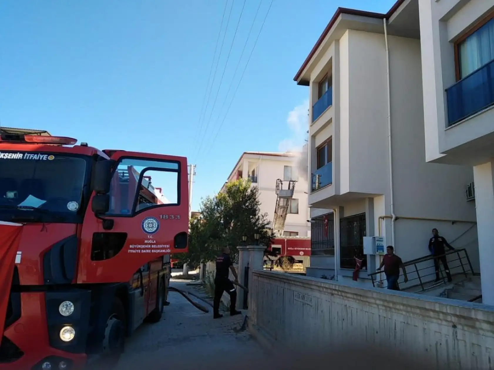 Yatağan'da korkutan ev yangını