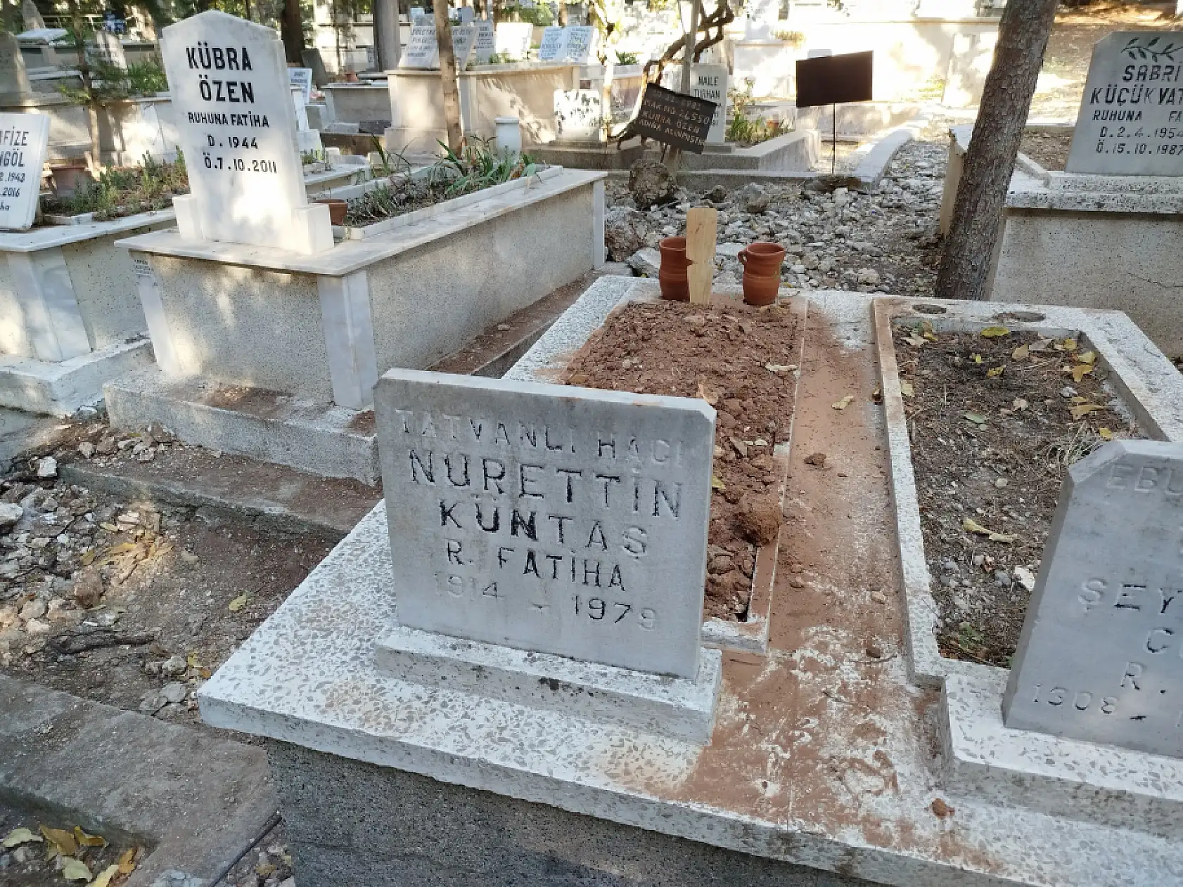 Şoke eden olay: 'Mezardan kimliği belirsiz iki kişinin kemikleri daha çıktı'