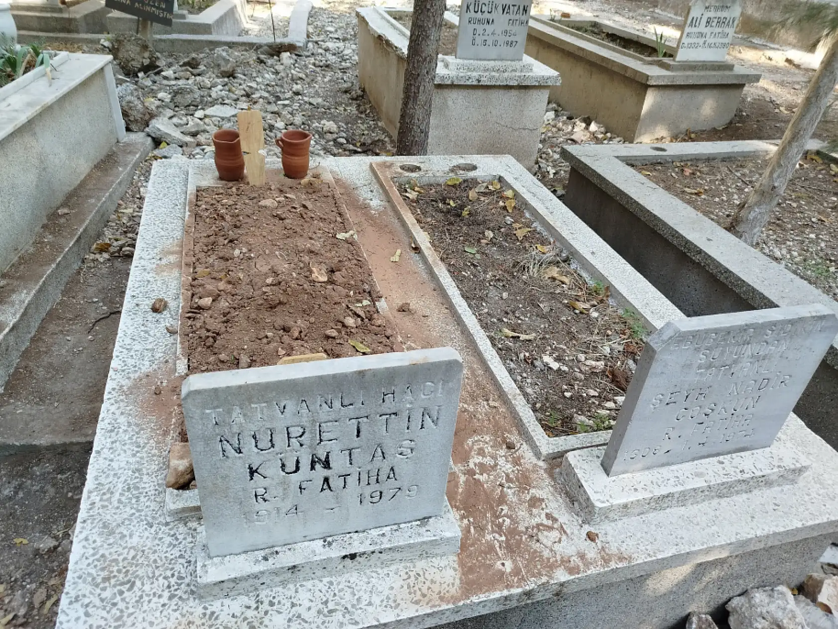 Şoke eden olay: 'Mezardan kimliği belirsiz iki kişinin kemikleri daha çıktı'