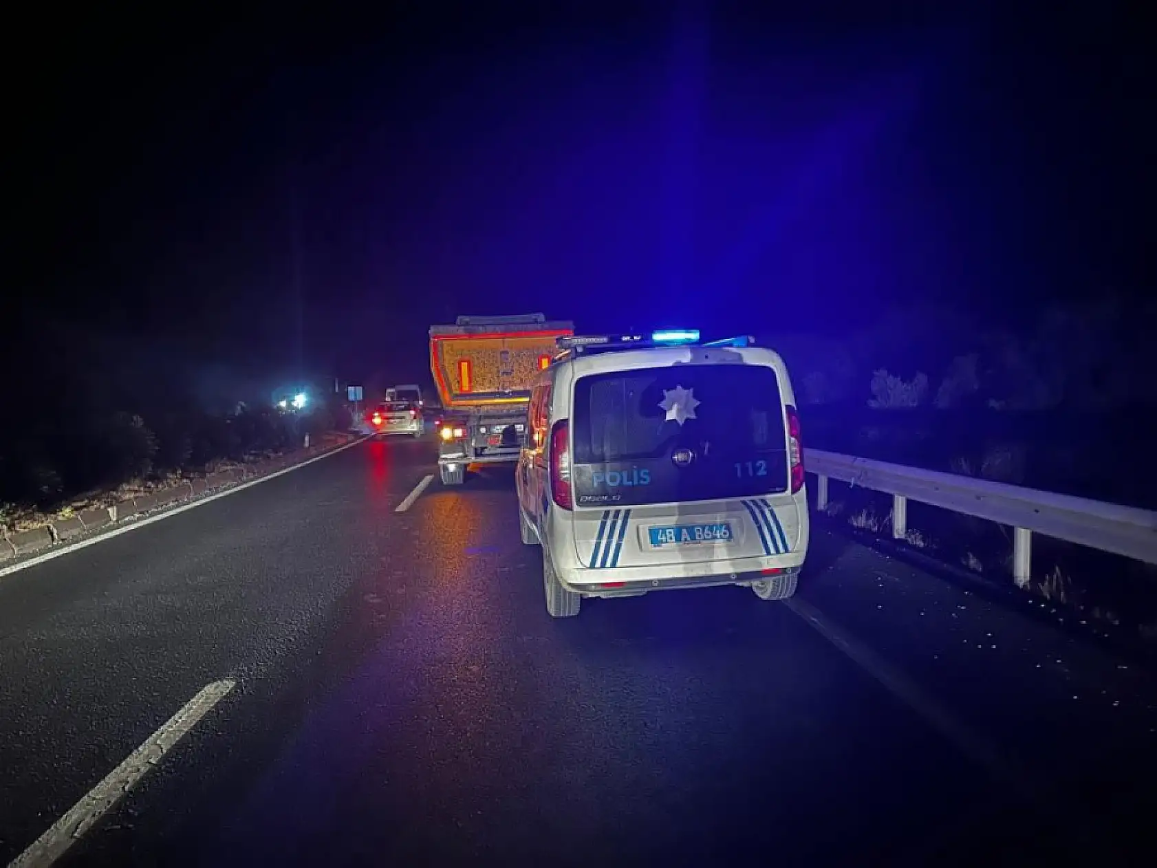 Muğla'da tır şoförünün dikkati kazanın büyümesini önledi