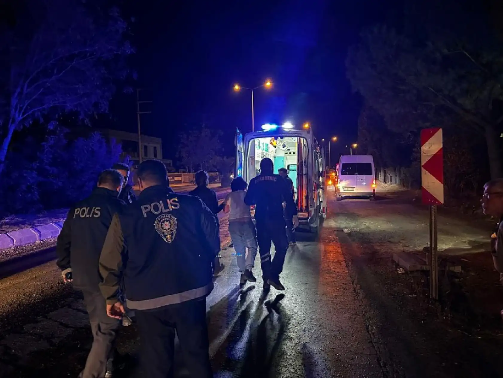 Muğla'da yola atlayan kadına otomobil çarptı