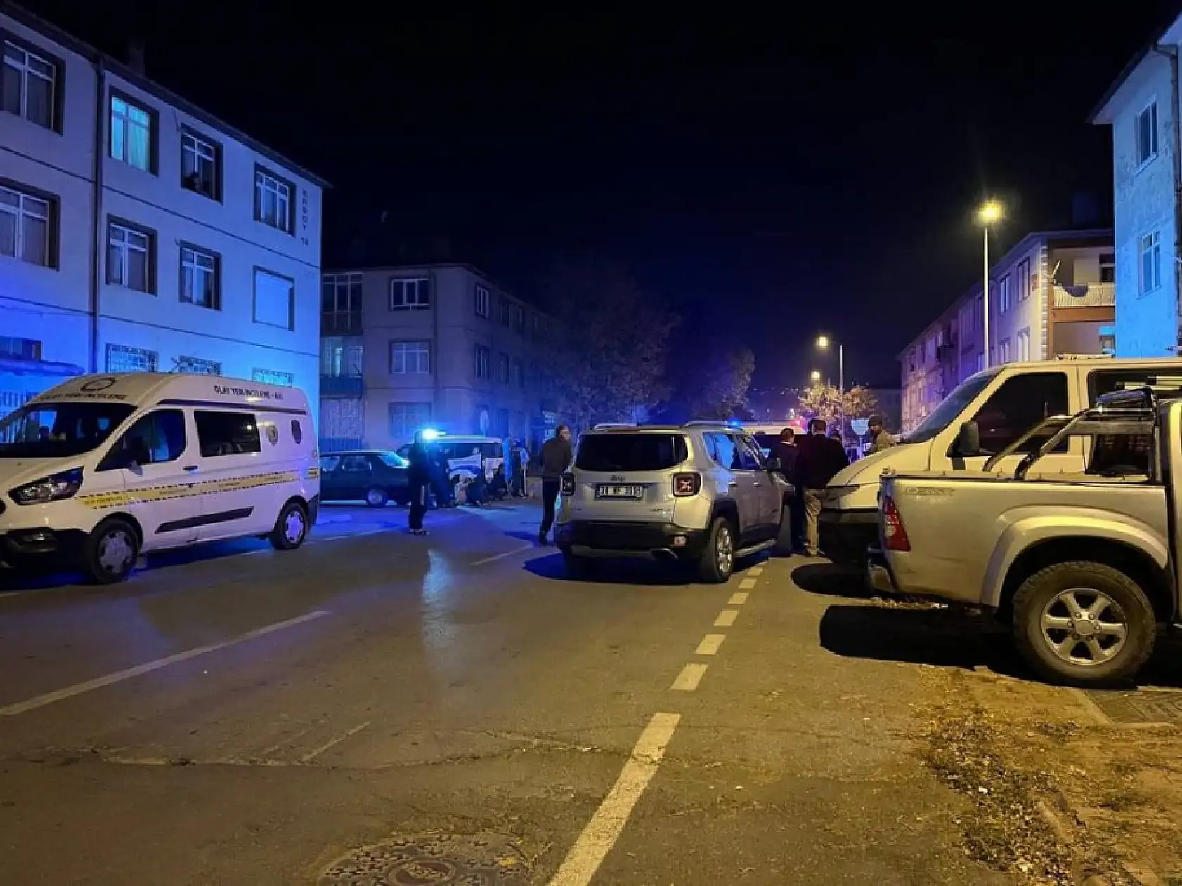 Yeni evli kadın evinde asılı halde bulundu