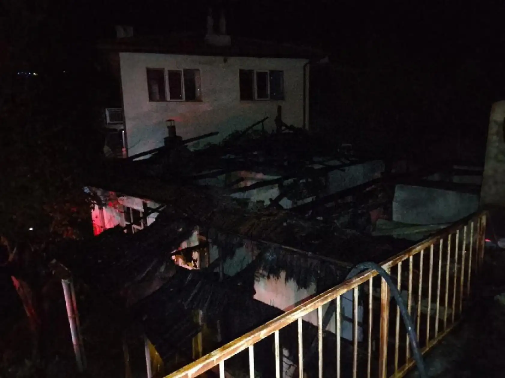 Müstakil evde yangın: 1 yaralı