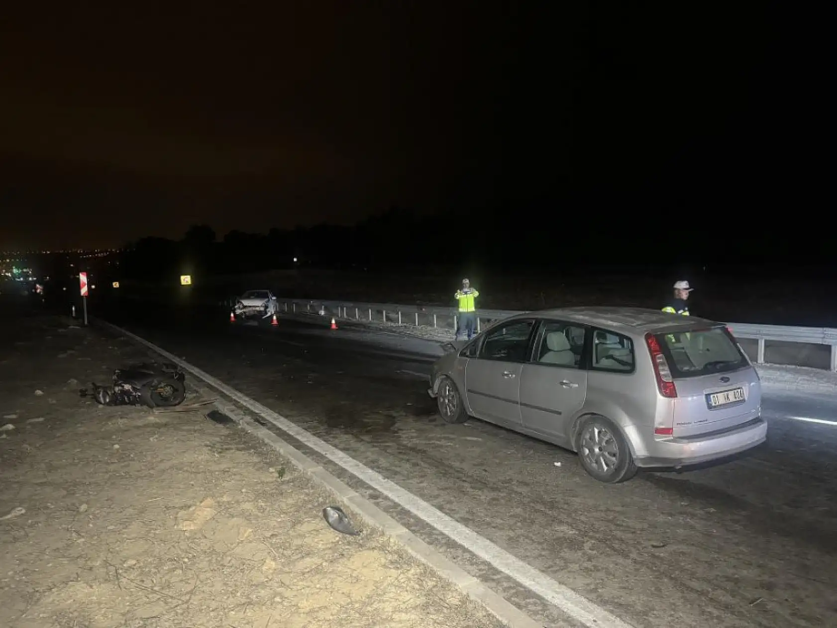 Otomobil motosiklete çarptı: 1 ölü, 3 yaralı
