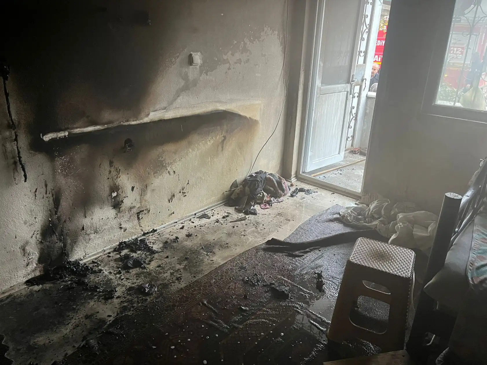 Televizyon evde yangına neden oldu