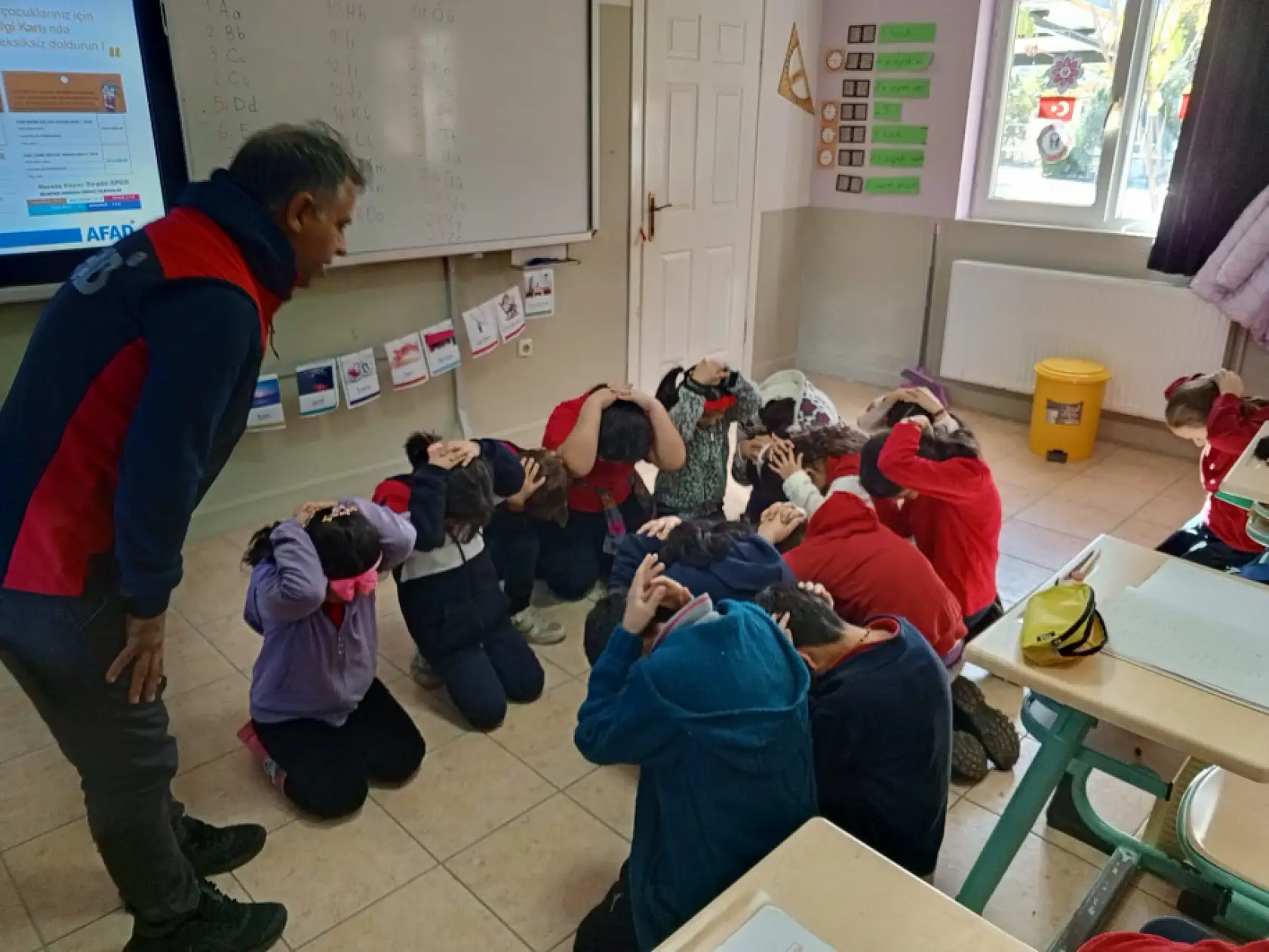 Çıtlık İlkokulu'nda afet farkındalık eğitimi verildi