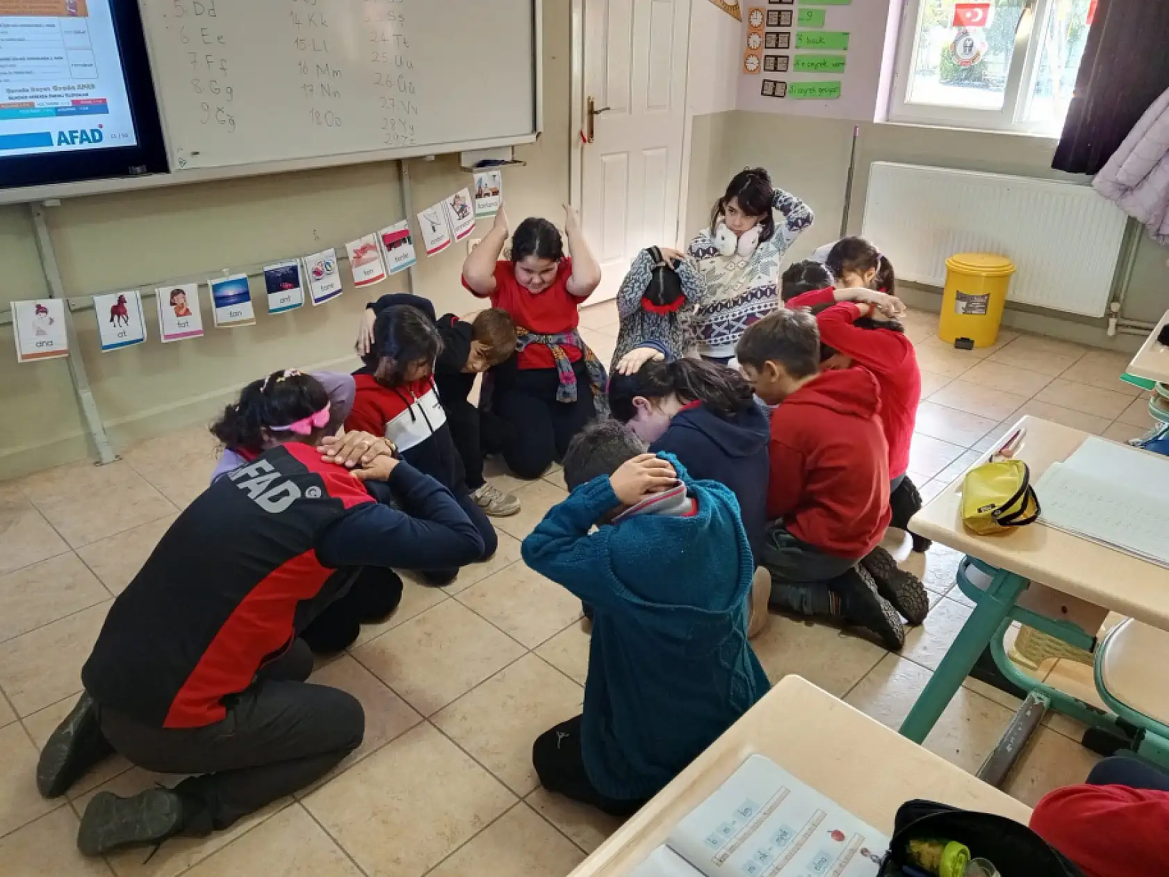 Çıtlık İlkokulu'nda afet farkındalık eğitimi verildi