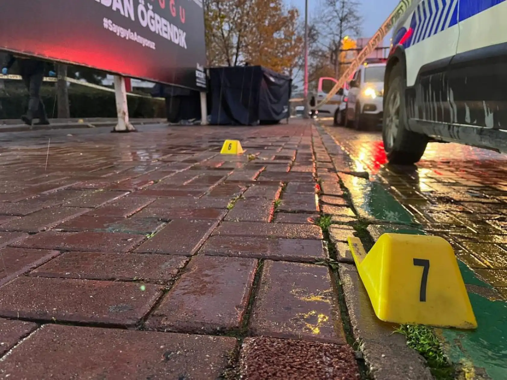 Takip ettiği kadının sırtına 8 el ateş etti