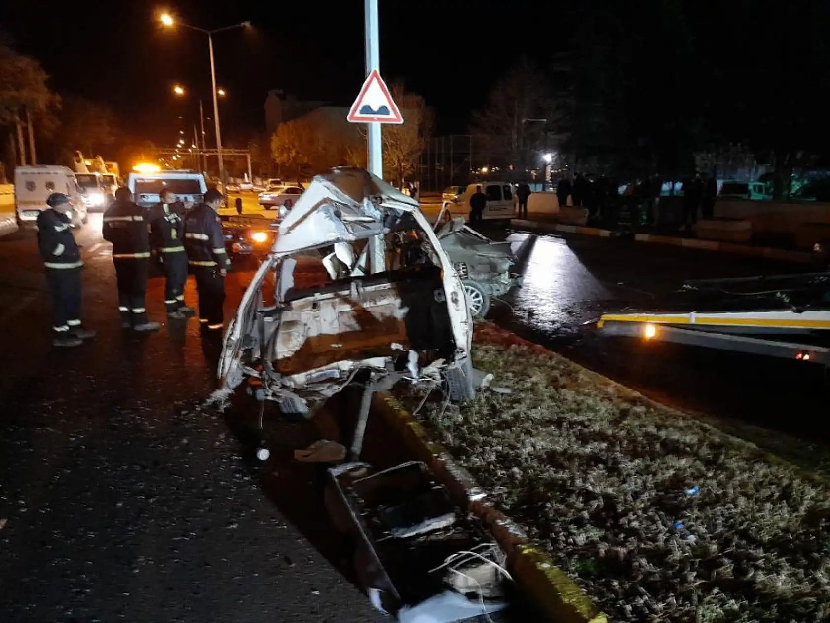 Ortadan ikiye bölünen Fiat Tofaş 1 kişiye mezar oldu