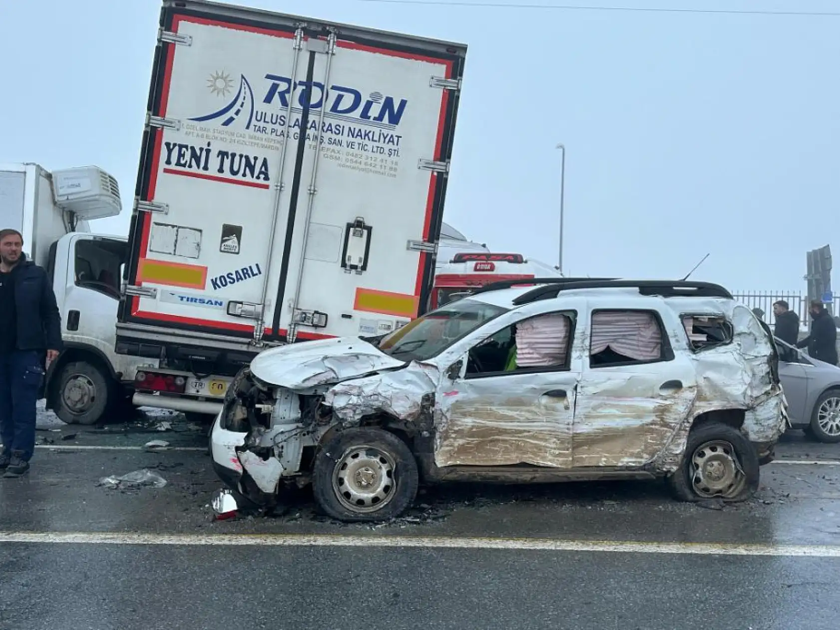 Zincirleme trafik kazası: 31 yaralı