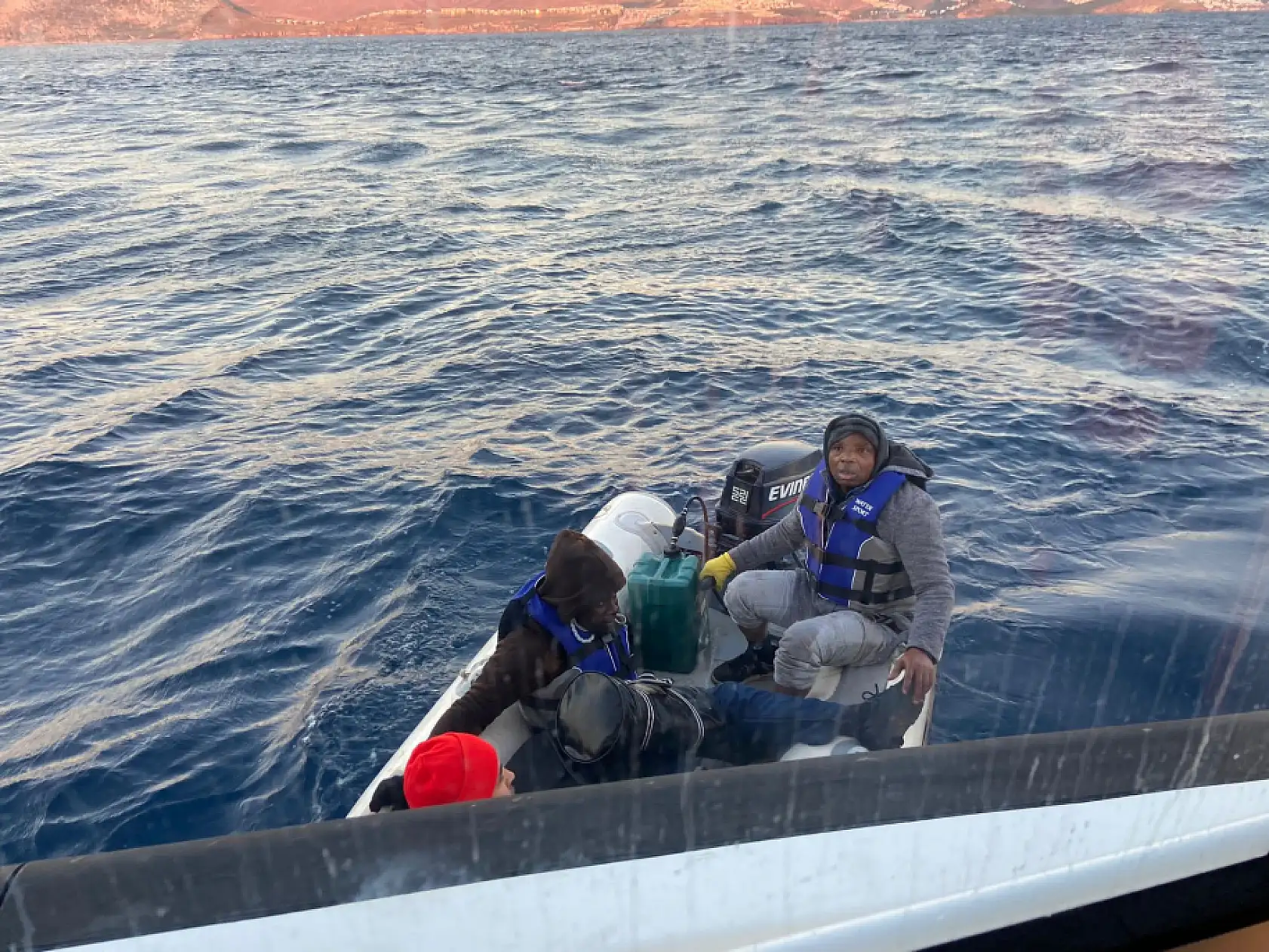 Bodrum'da 34 düzensiz göçmen karaya çıkarıldı