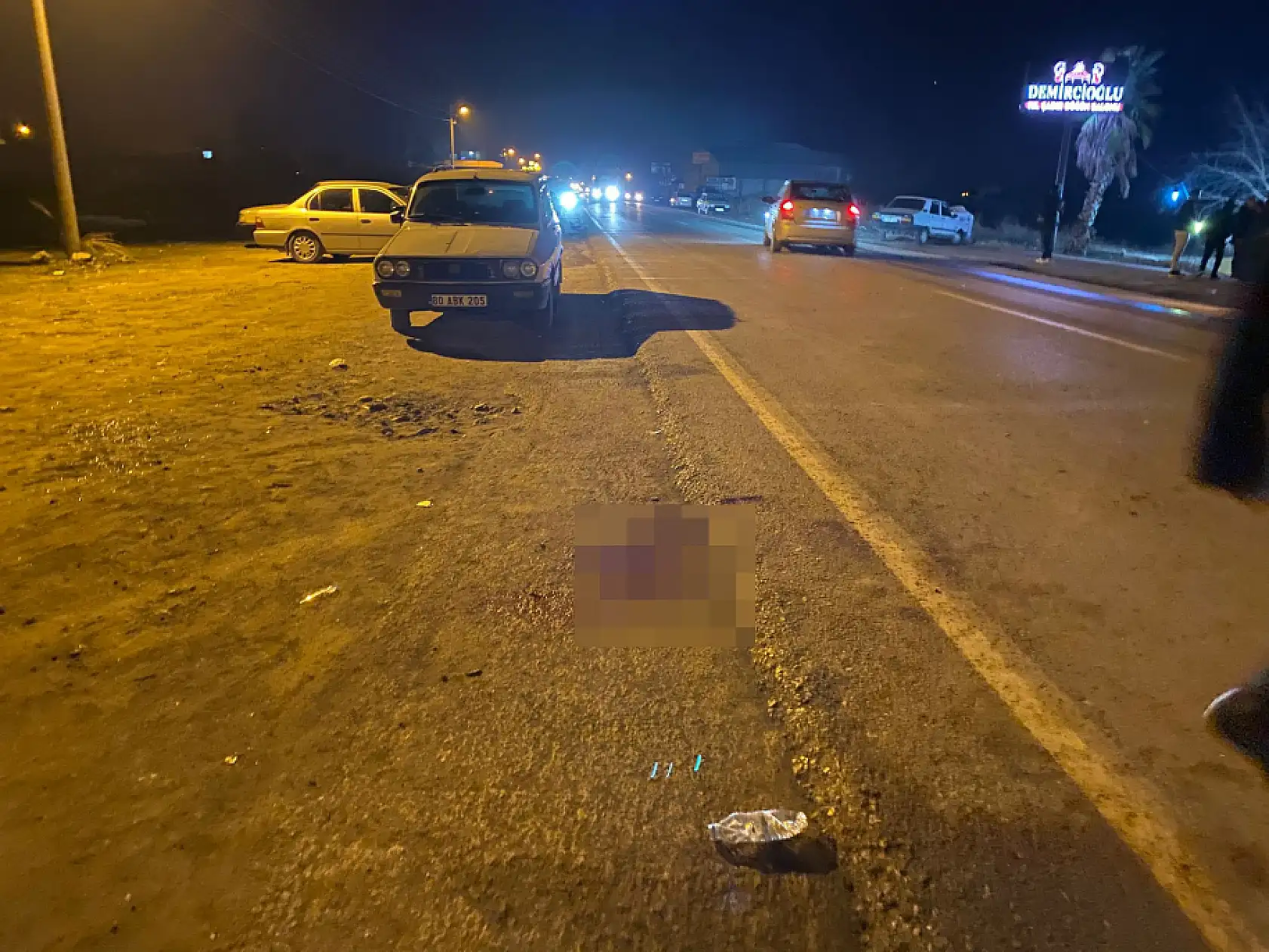 Düğüne giderken salon önünde otomobil çarpan kadın hayatını kaybetti