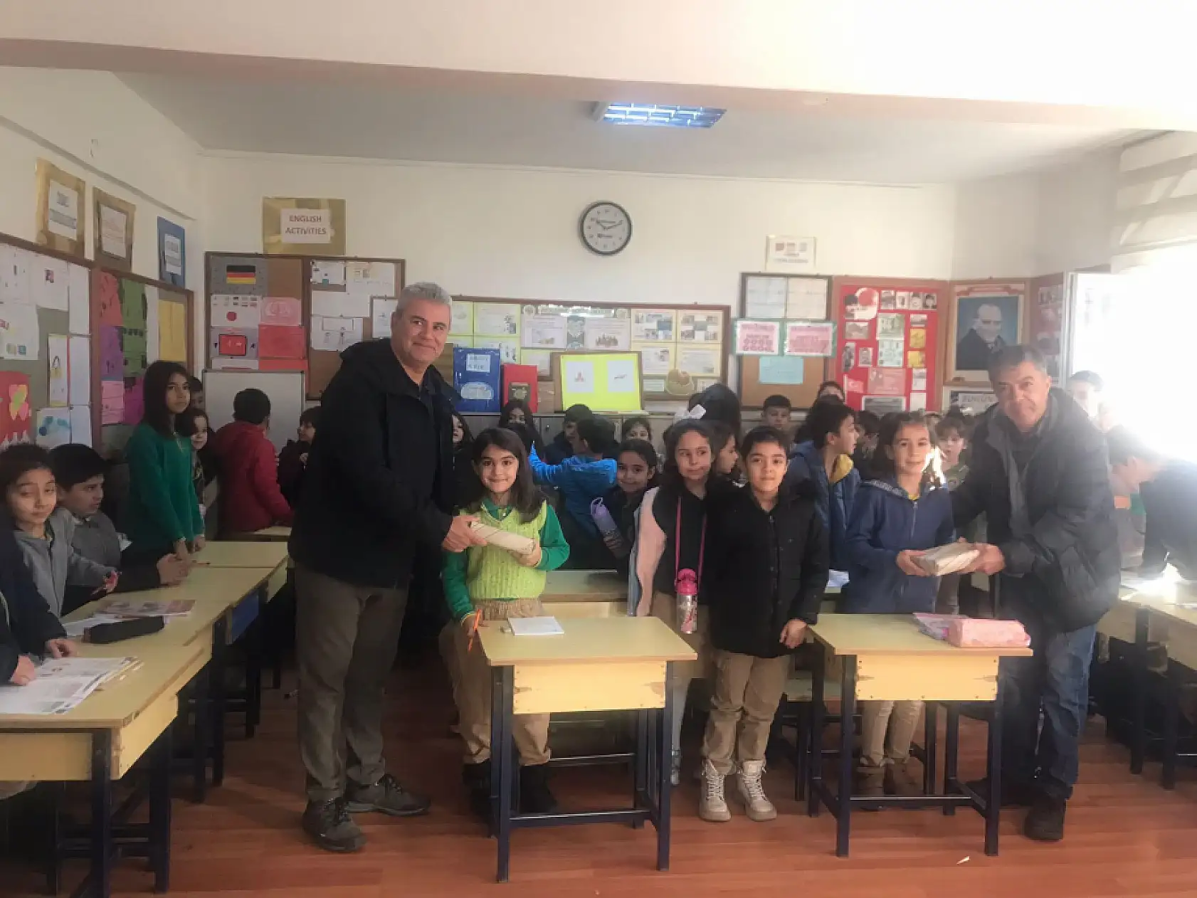 Muğla'da 'Bir Kitap Bir İnsan' projesiyle eğitime destek