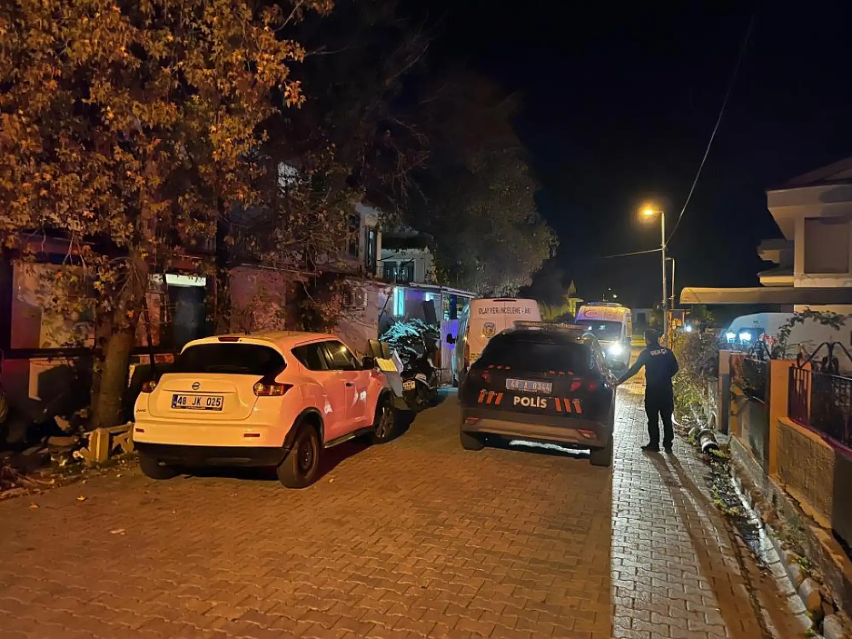 Fethiye'de iş arkadaşını yatağında öldürdü