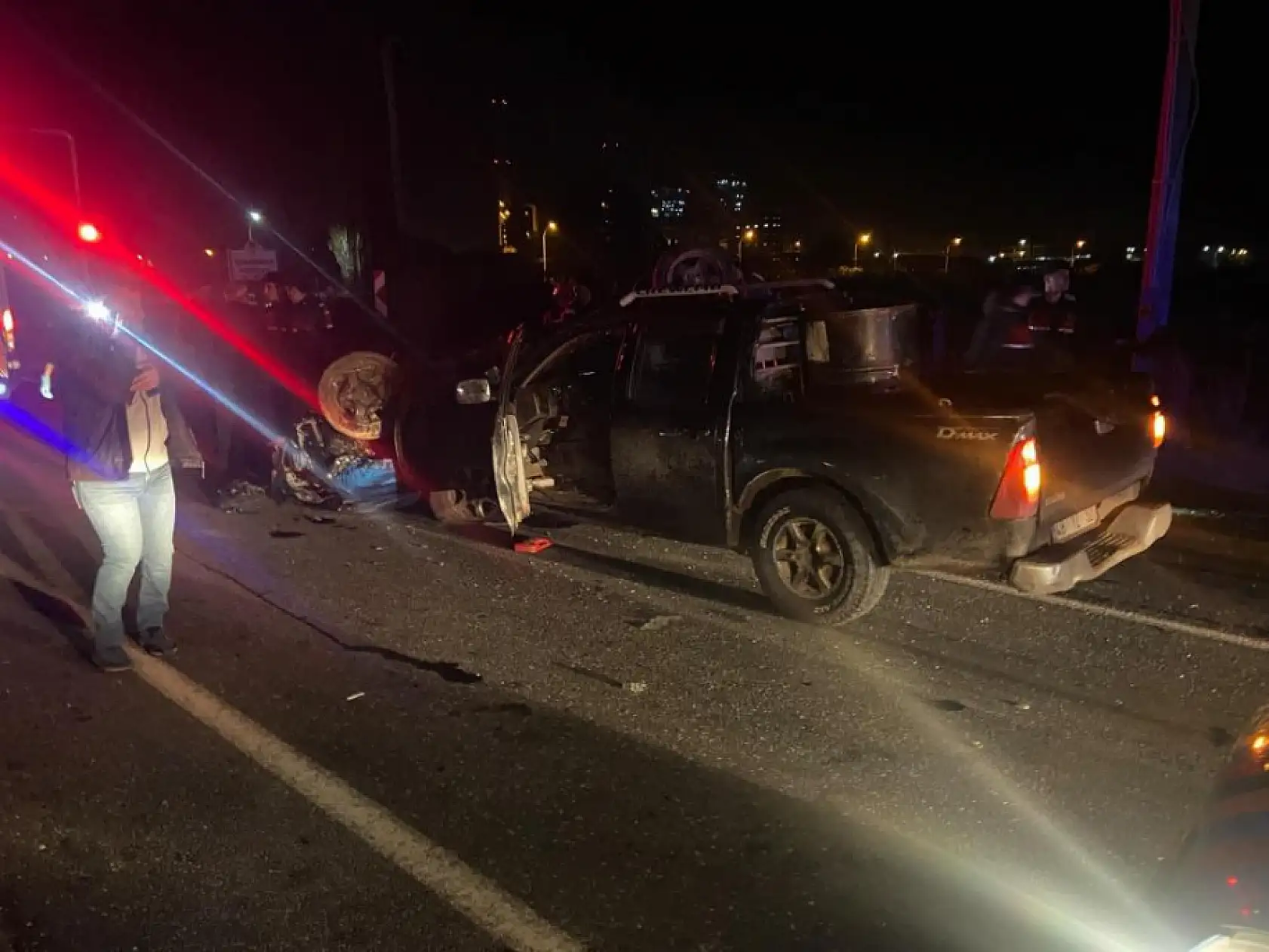 Muğla'da feci kaza... Kavşakta 2 araç çarpıştı: 2 ölü, 2 yaralı