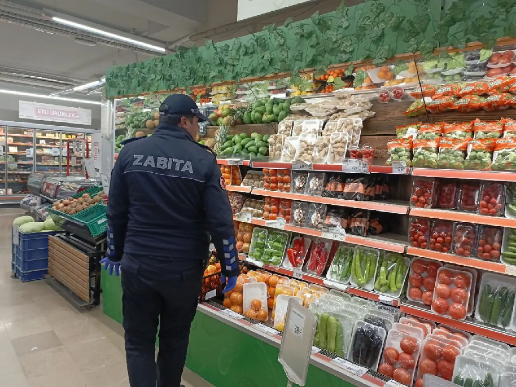 Bodrum'da manav ve şarküteri denetimleri sürüyor