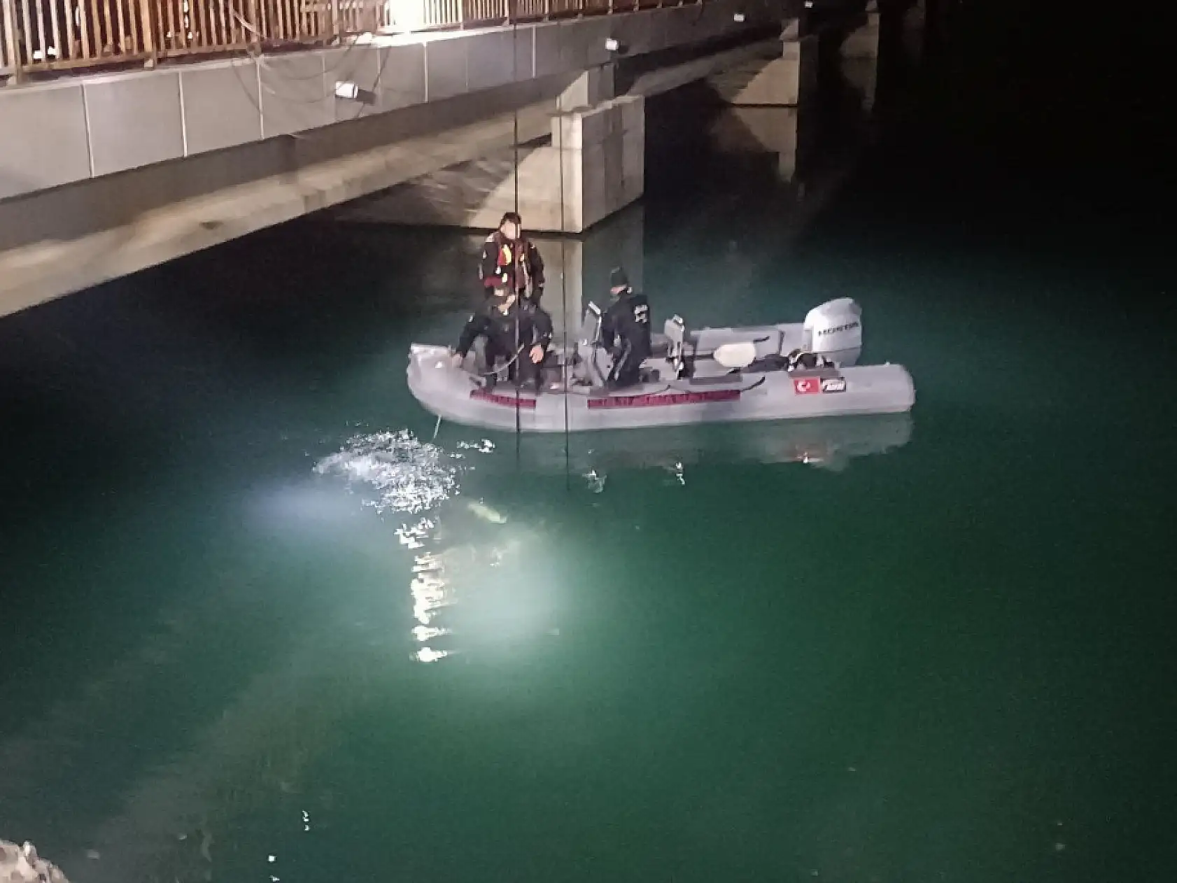 Baraja düşen otomobil sürücünün cansız bedenine ulaşıldı